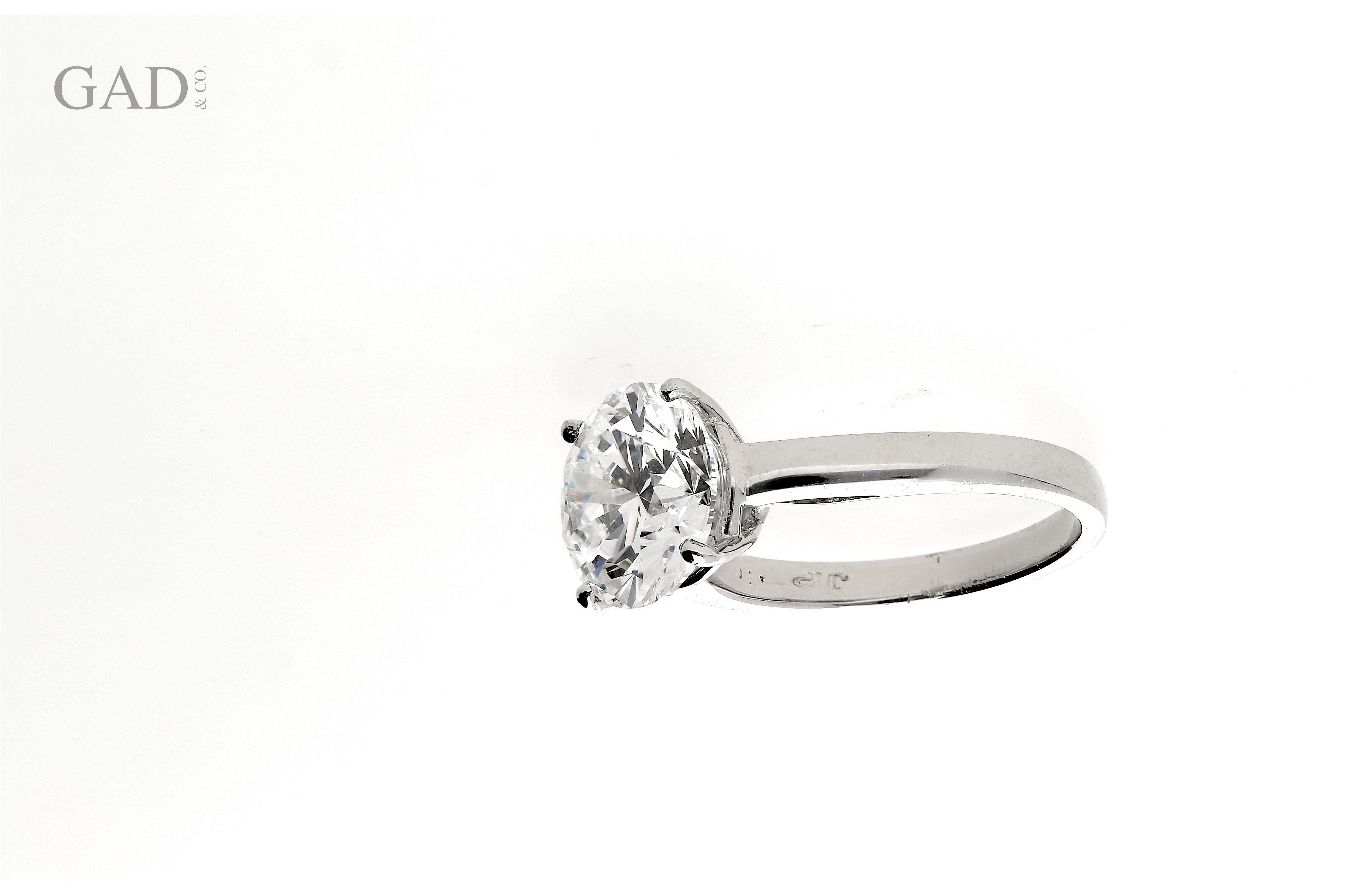 GIA zertifiziert D Farbe VS2 Klarheit Rund-Brillant Schliff Verlobungsring (Rundschliff) im Angebot