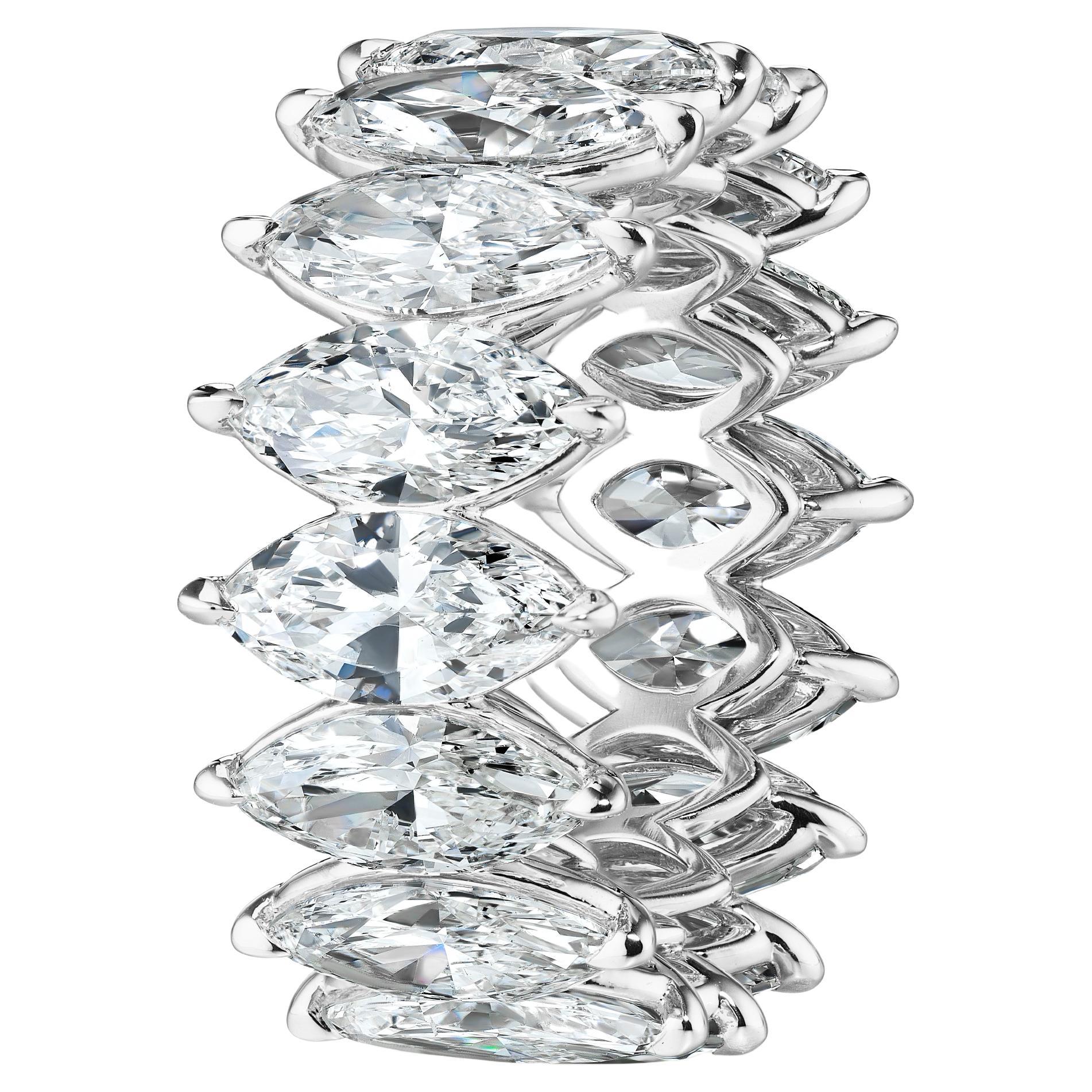 Anneau d'éternité en platine avec diamant marquise de 8,02 carats de couleur D-E, certifié GIA en vente