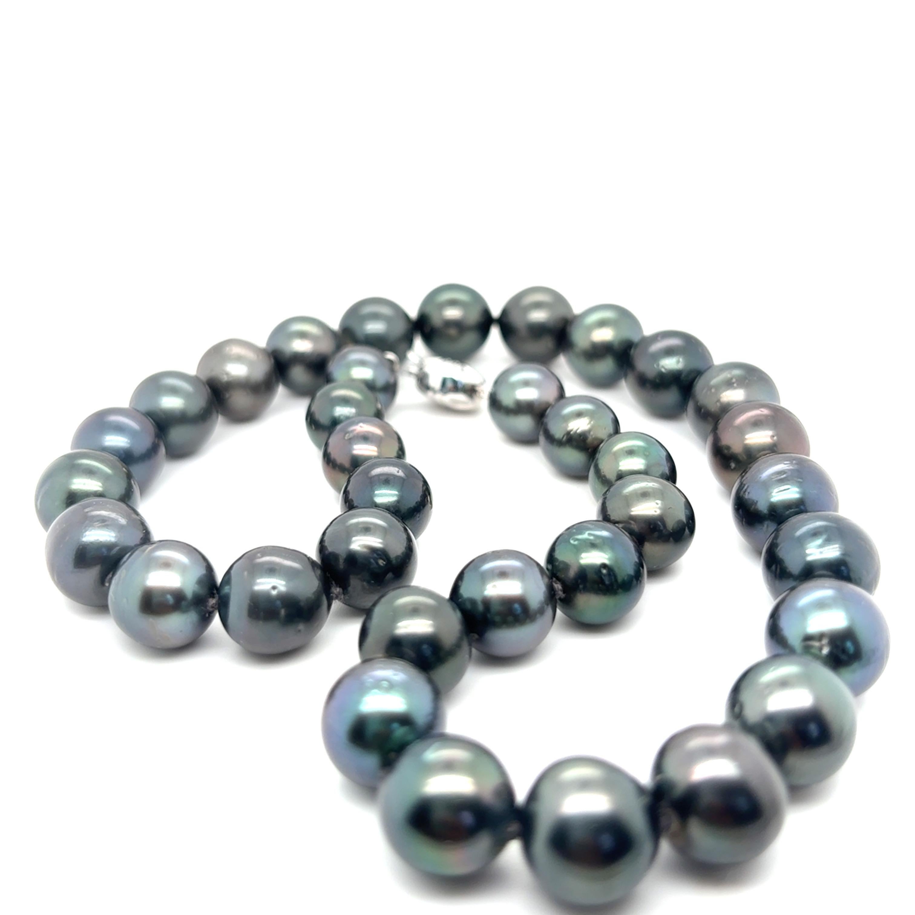 GIA-zertifizierte dunkle Tahiti-Perlenkette mit Weißgold-Verschluss im Angebot 11