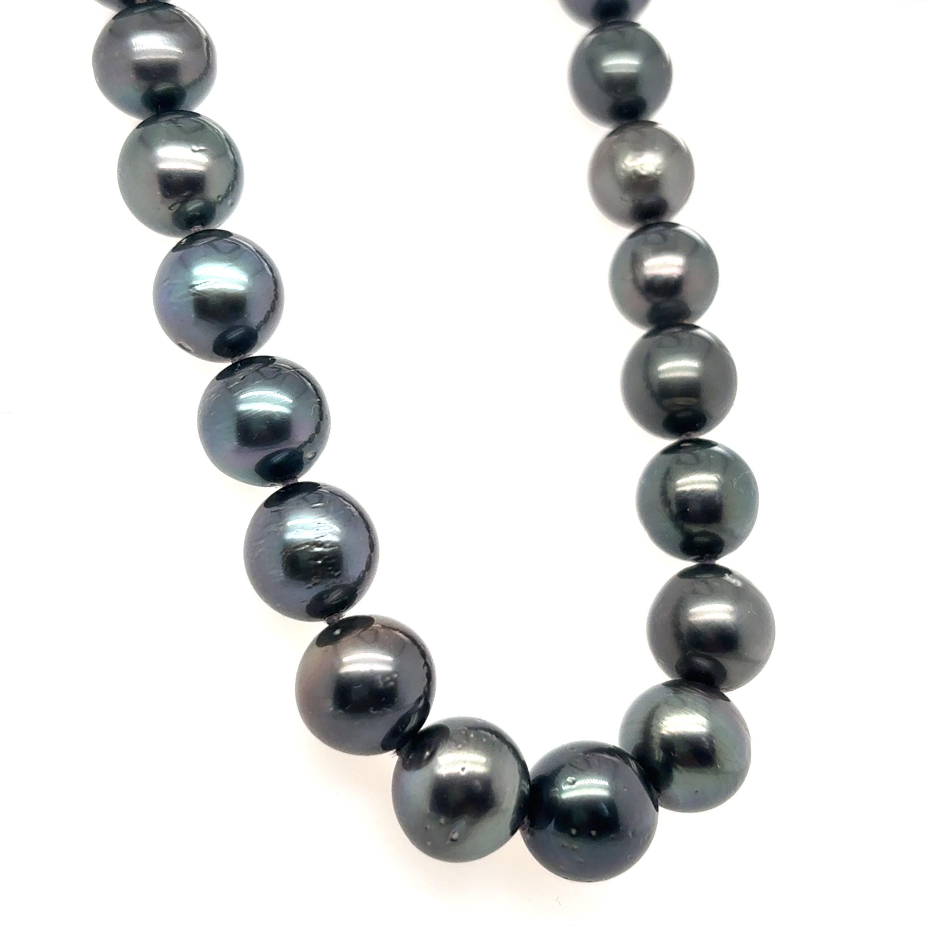 GIA-zertifizierte dunkle Tahiti-Perlenkette mit Weißgold-Verschluss im Zustand „Neu“ im Angebot in Trumbull, CT