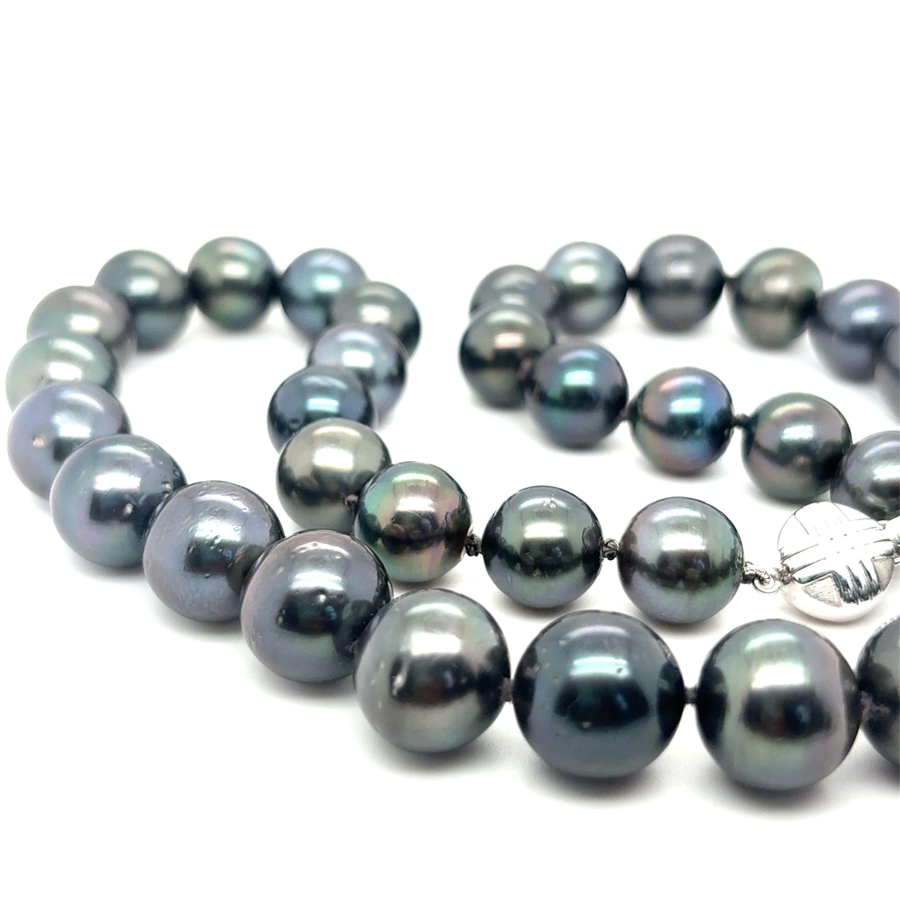 GIA-zertifizierte dunkle Tahiti-Perlenkette mit Weißgold-Verschluss im Angebot 3