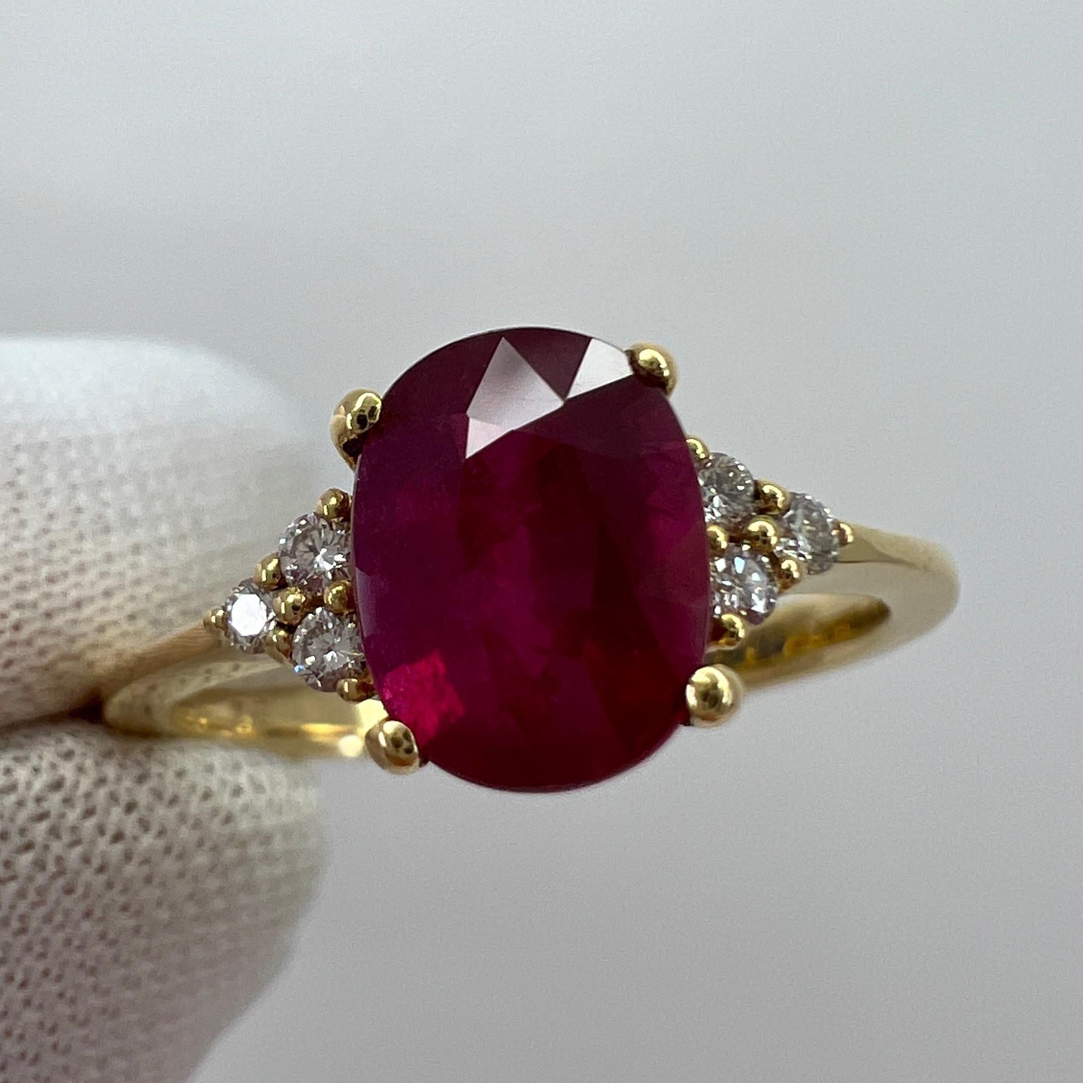 GIA Certified Deep Red Untreated Ruby and Diamond Oval Cut 18k Yellow Gold Ring In New Condition In Birmingham, GB
