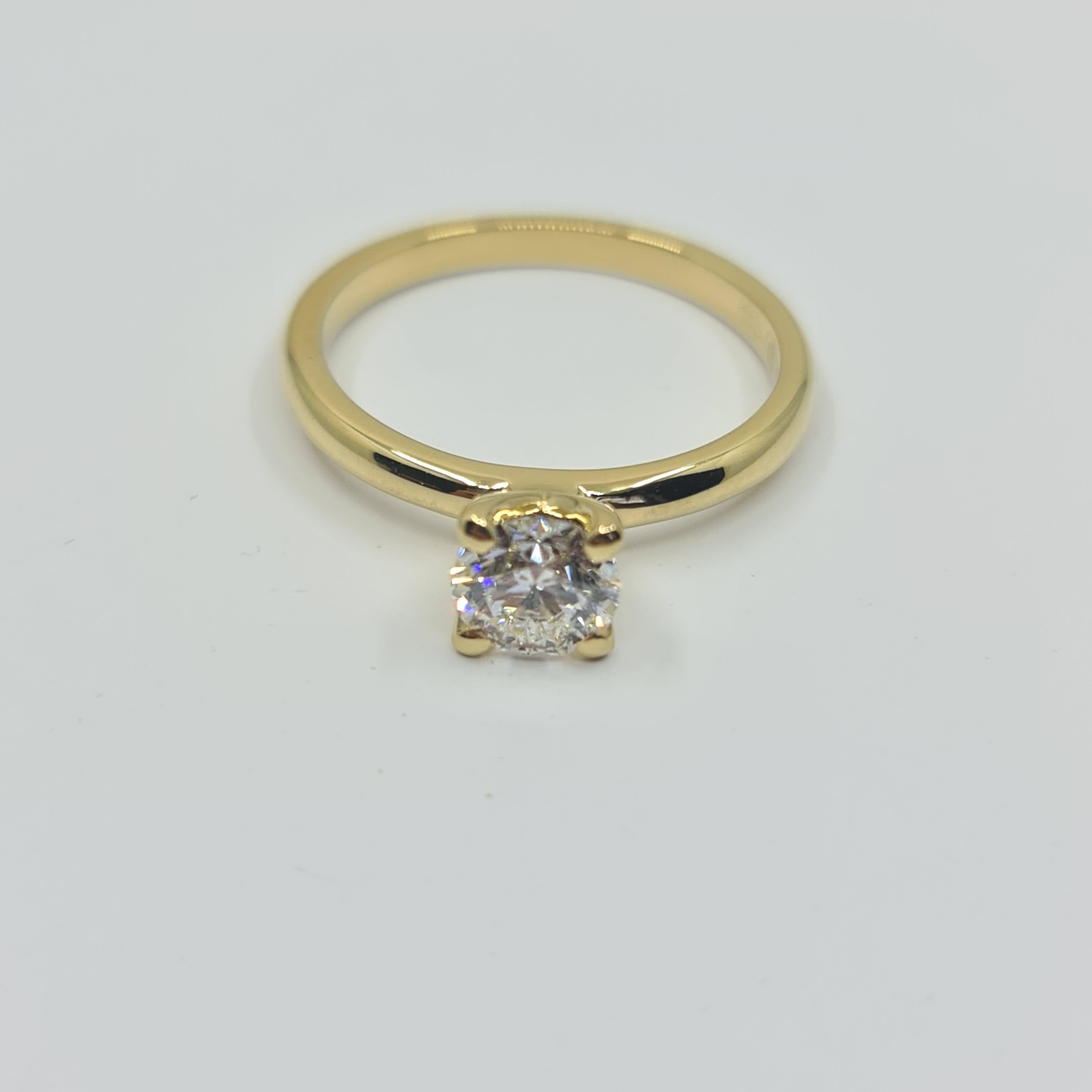 GIA Certified Diamond 0.70 Carat F/VVS1 Solitaire Ring in 4 Prong Setting For Sale 5