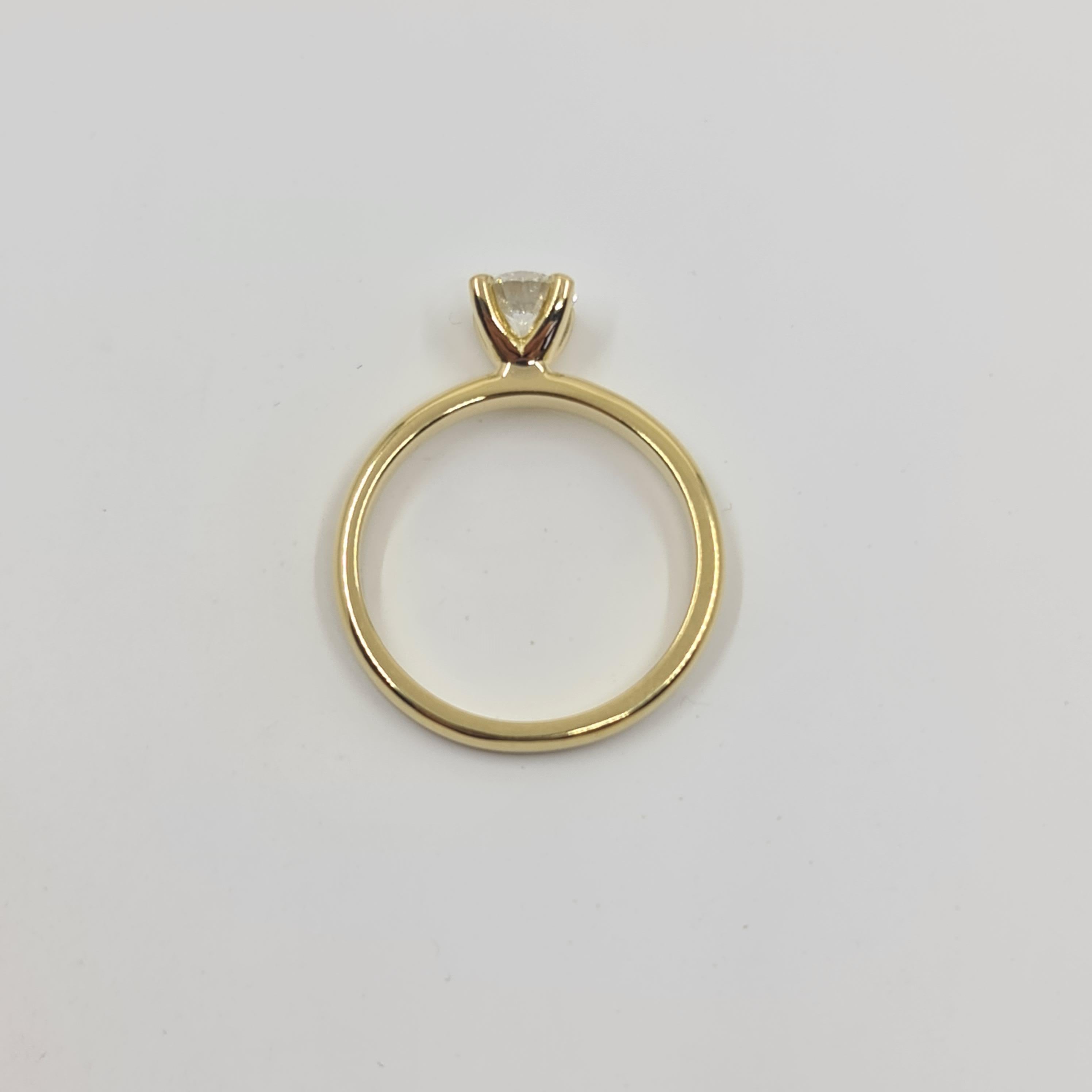 GIA Certified Diamond 0.70 Carat F/VVS1 Solitaire Ring in 4 Prong Setting For Sale 2