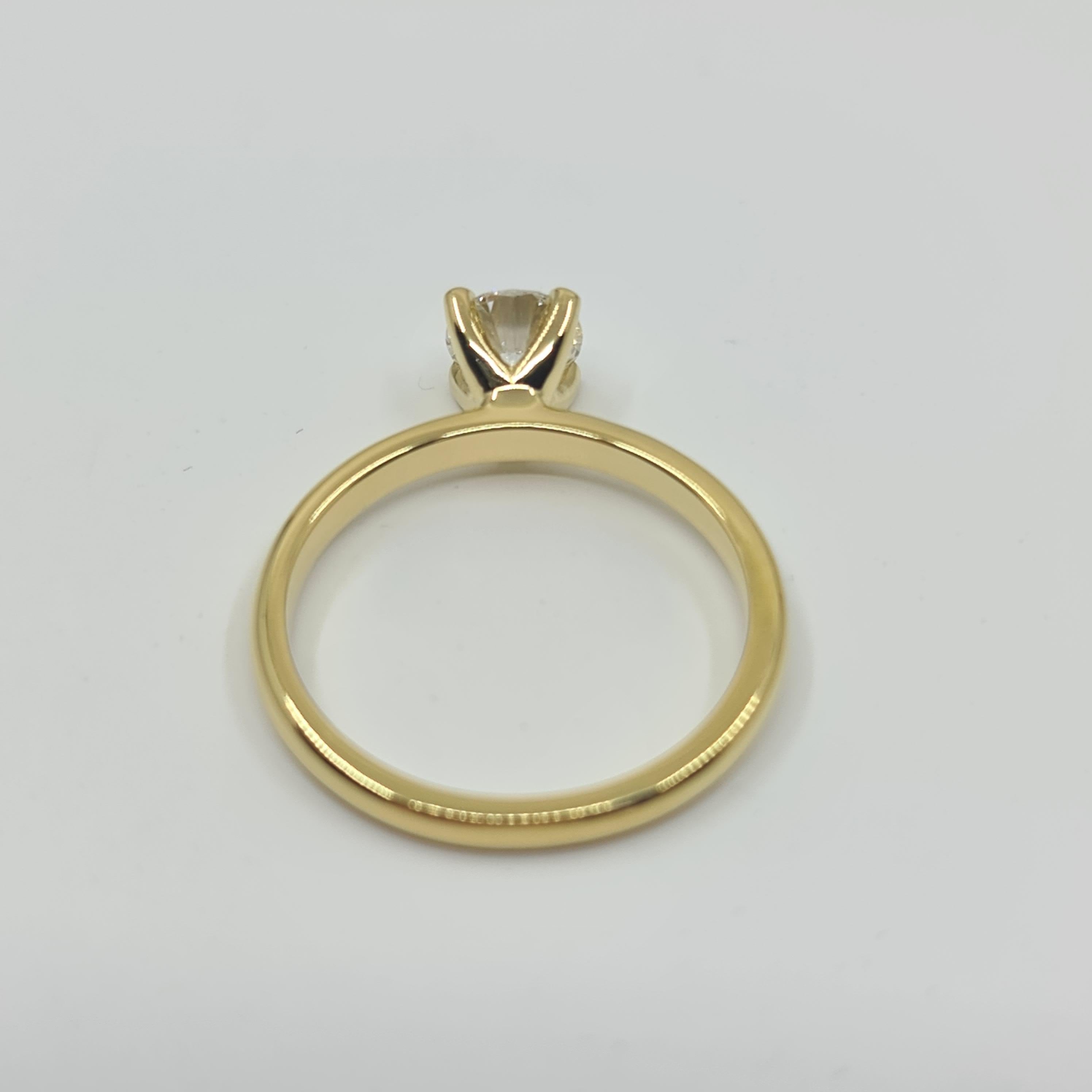 GIA Certified Diamond 0.70 Carat F/VVS1 Solitaire Ring in 4 Prong Setting For Sale 3