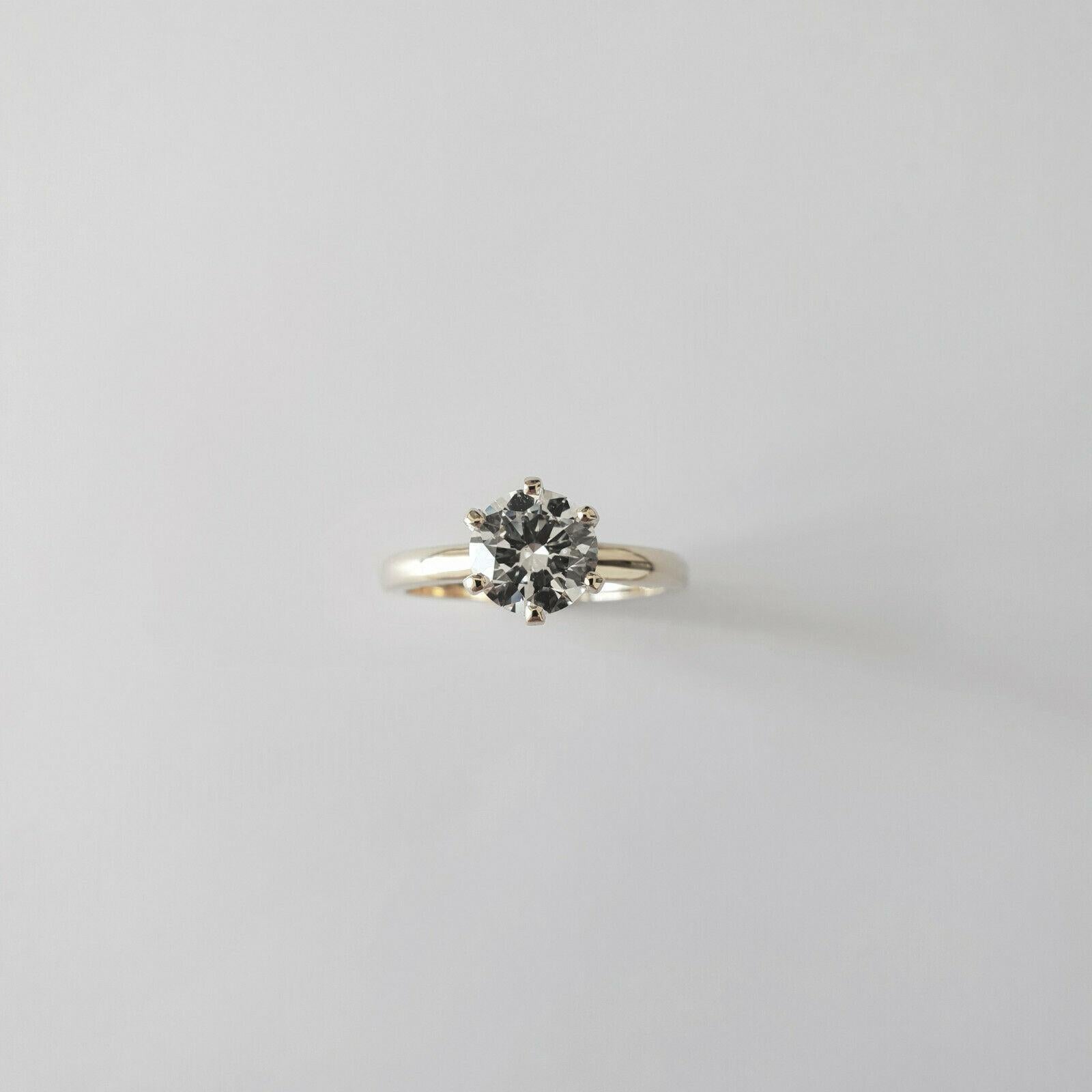Brilliant Cut GIA Certified Diamond 1.00 Carat G/VVS2 Solitaire Ring in 6 Prong Setting For Sale
