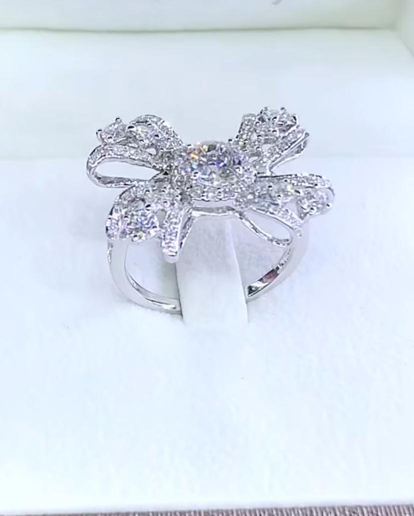 Mixed Cut GIA Certified Diamond 18k Gold Fashion Ring For Sale