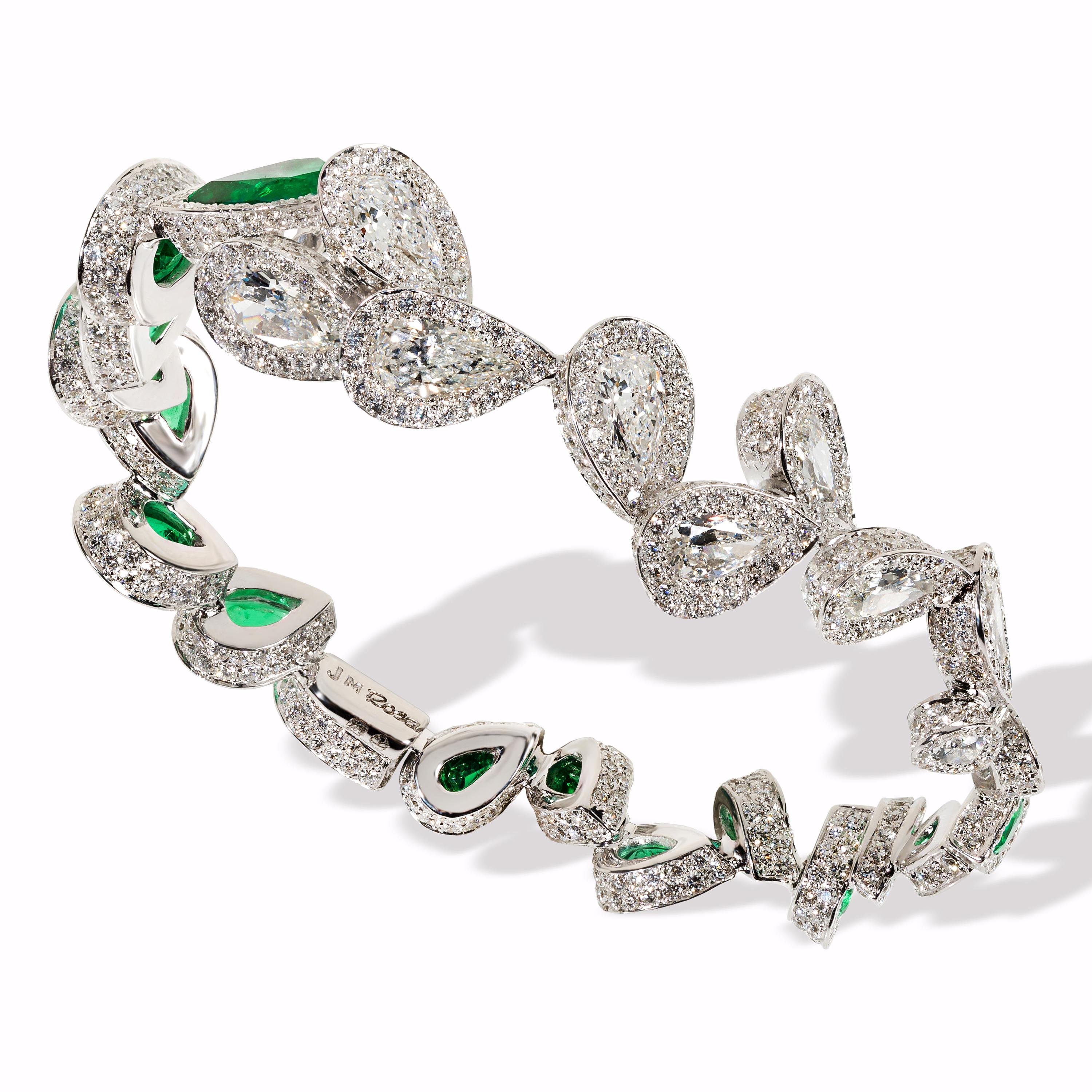 Women's or Men's Rosior one-off GIA Certified Pear Cut Diamond and Emerald Bracelet in White Gold