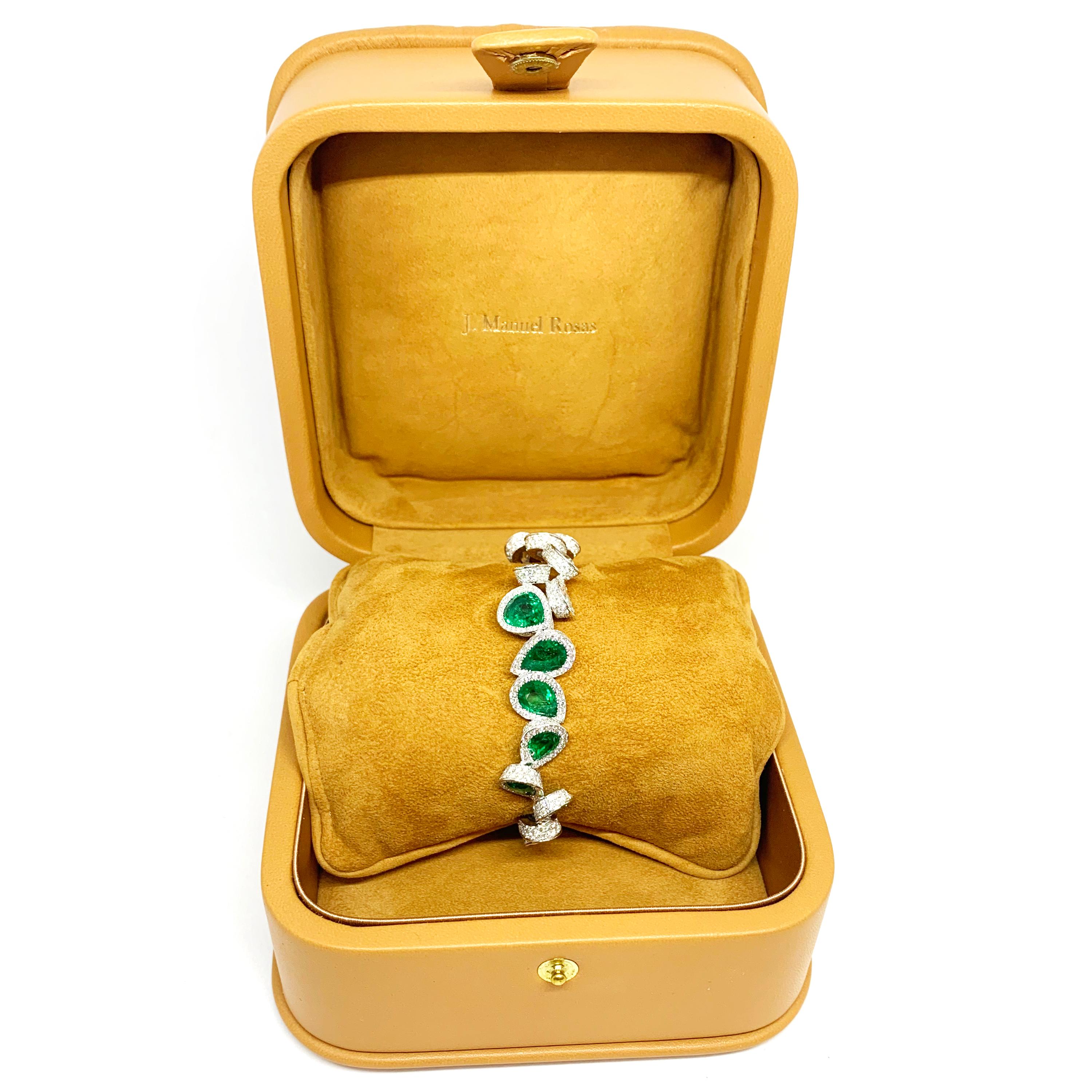 Rosior one-off GIA Certified Pear Cut Diamond and Emerald Bracelet in White Gold 4