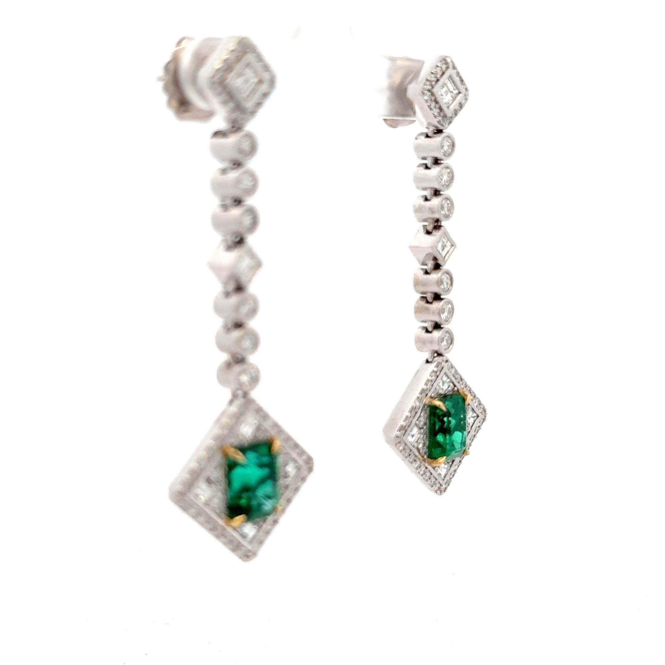 Modern Stunning Diamond and Emerald Earrings GIA Certified For Sale