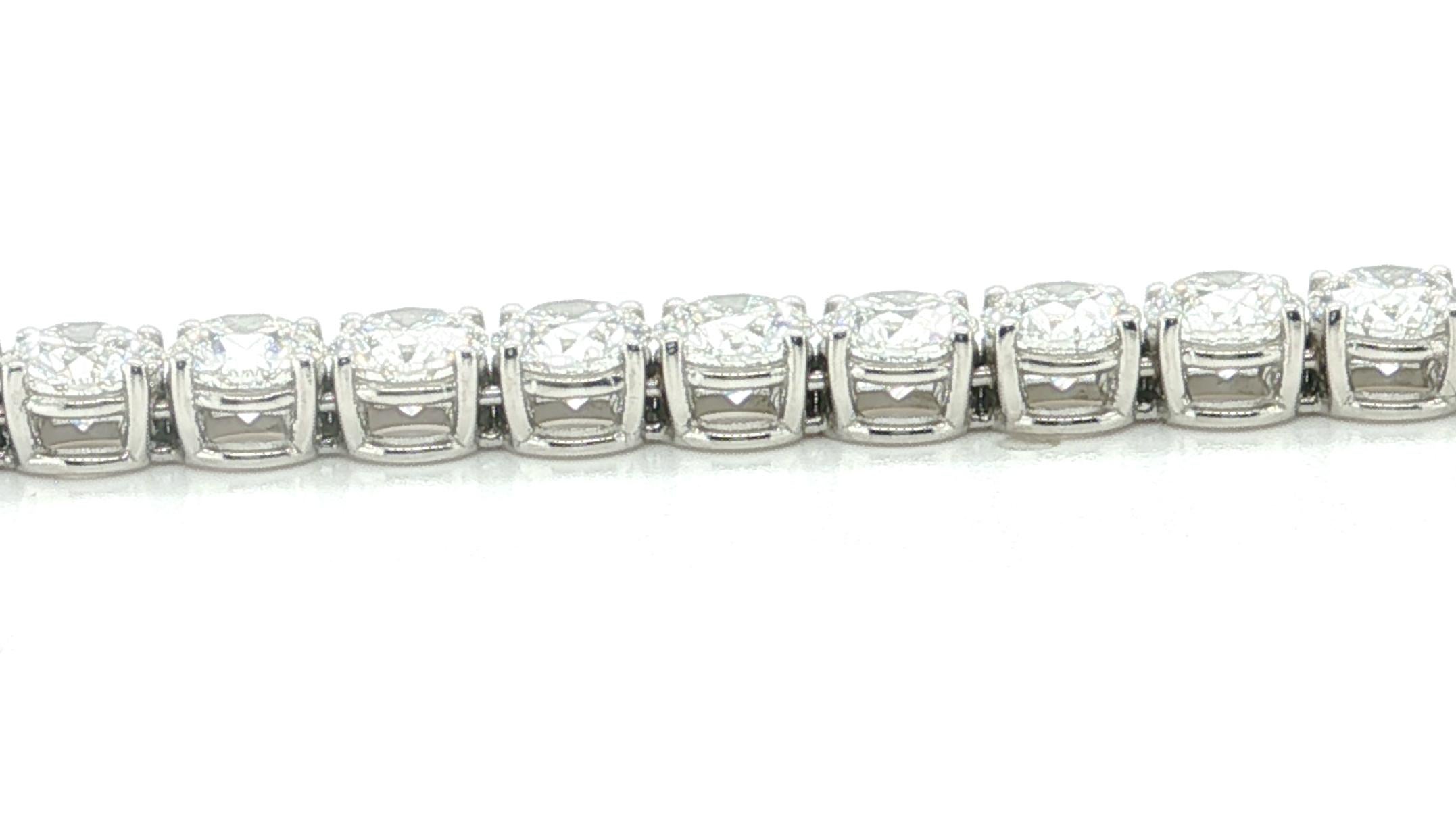 Pulsera de tenis de platino y diamantes con certificado GIA, 17,01 quilates en total, G-VS2 en venta 1
