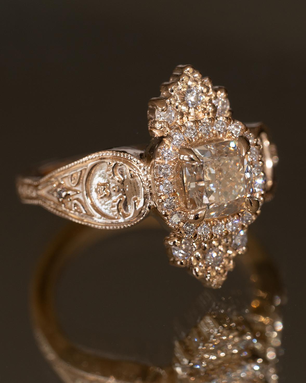 En vente :  Bague Dreamers de 1 carat de diamants certifiés GIA, taille coussin, pavé français 3
