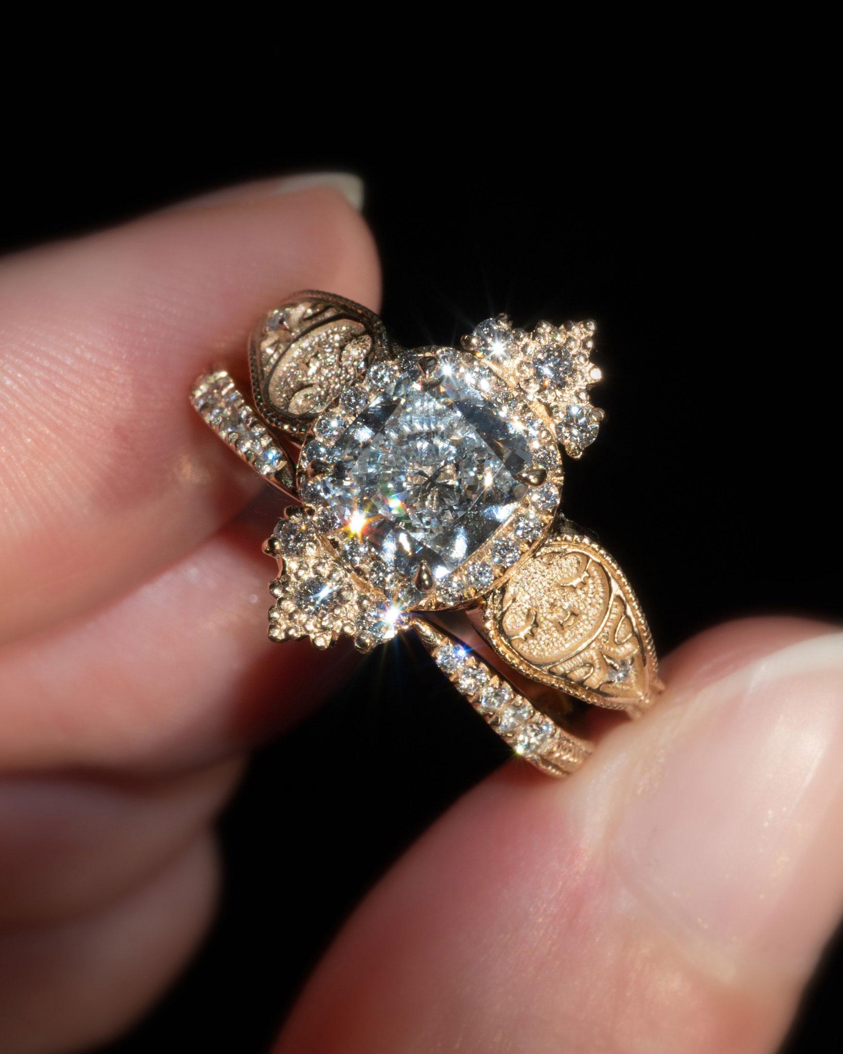 En vente :  Bague Dreamers de 1 carat de diamants certifiés GIA, taille coussin, pavé français 9