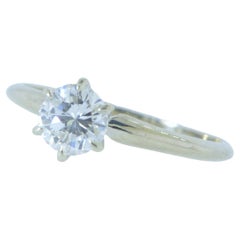 GIA-zertifizierter Diamant, E, farblos in einem schönen Contemporary-Ring