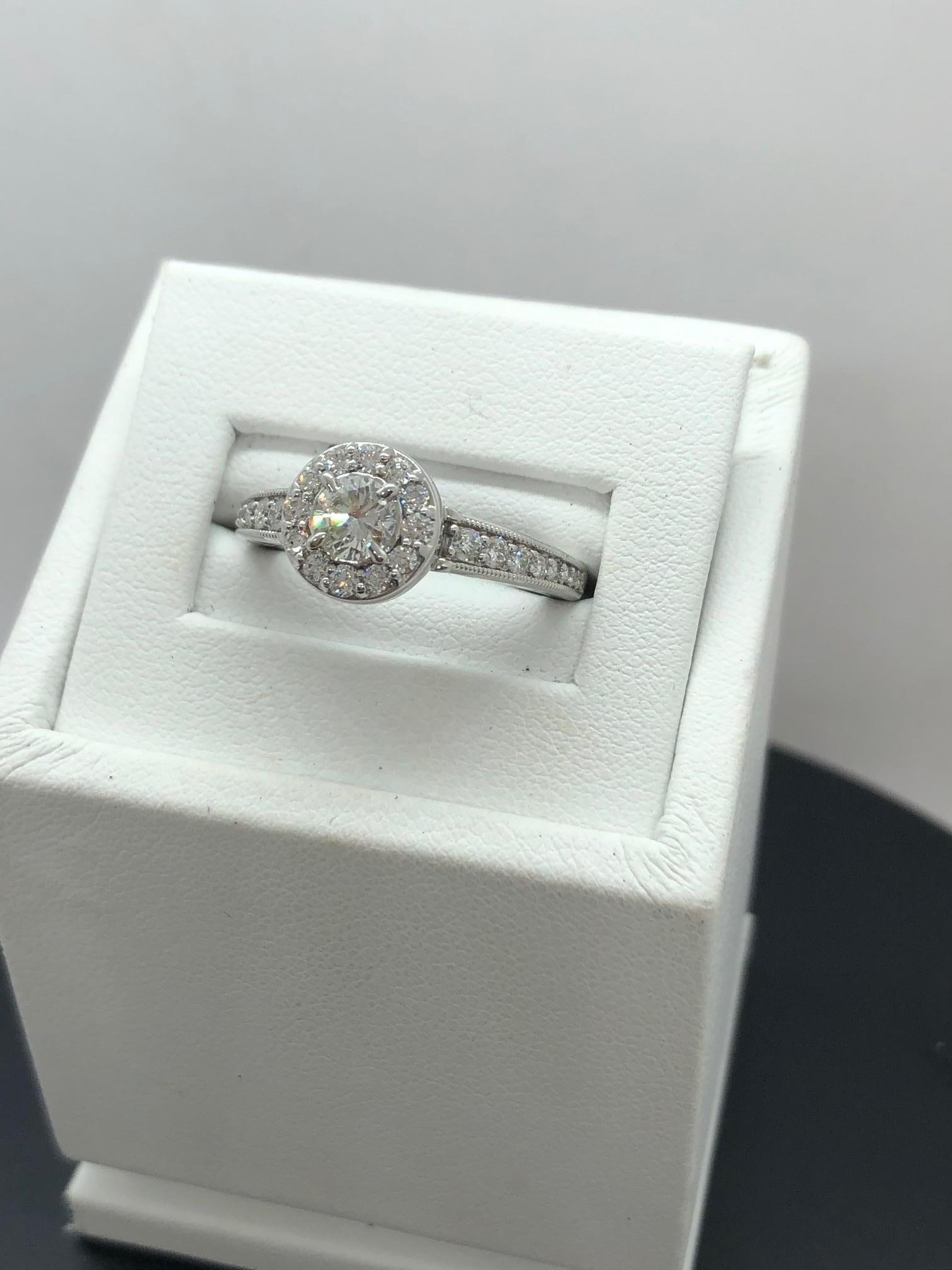 GIA-zertifizierter Diamant-Verlobungsring 0,41 Karat 14 Karat Weißgold Damen im Angebot