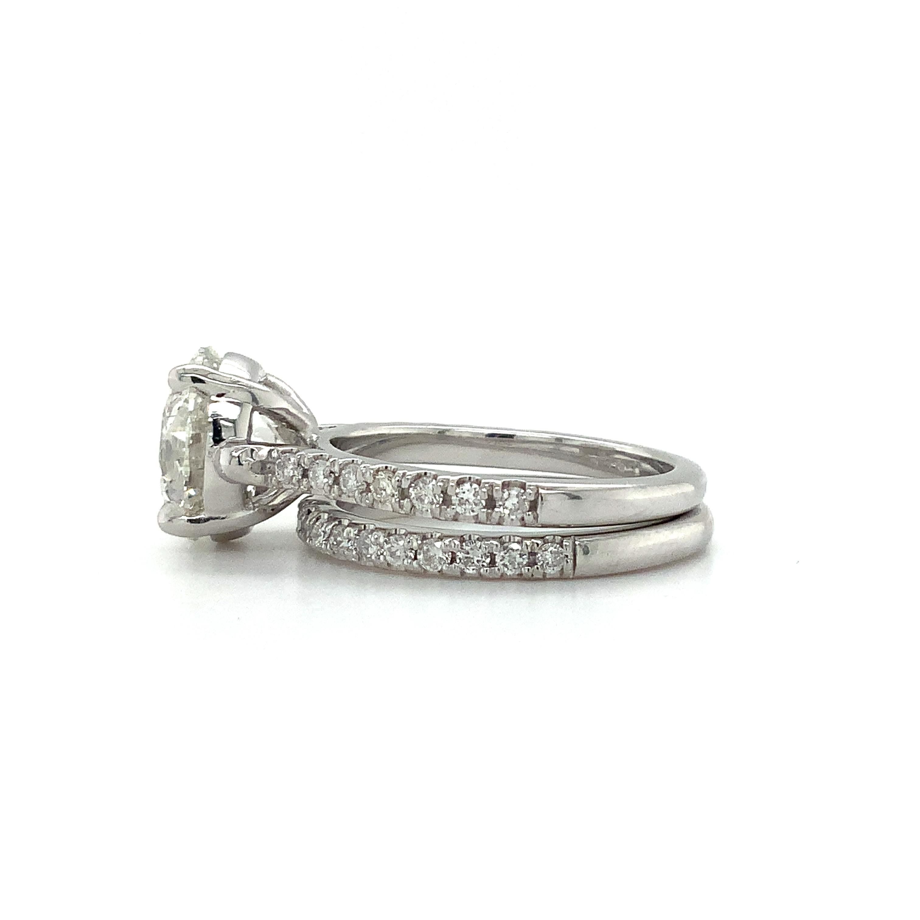 Women's GIA Certified Diamond Engagement Ring 4.10 cts Set  in Platinum For Sale