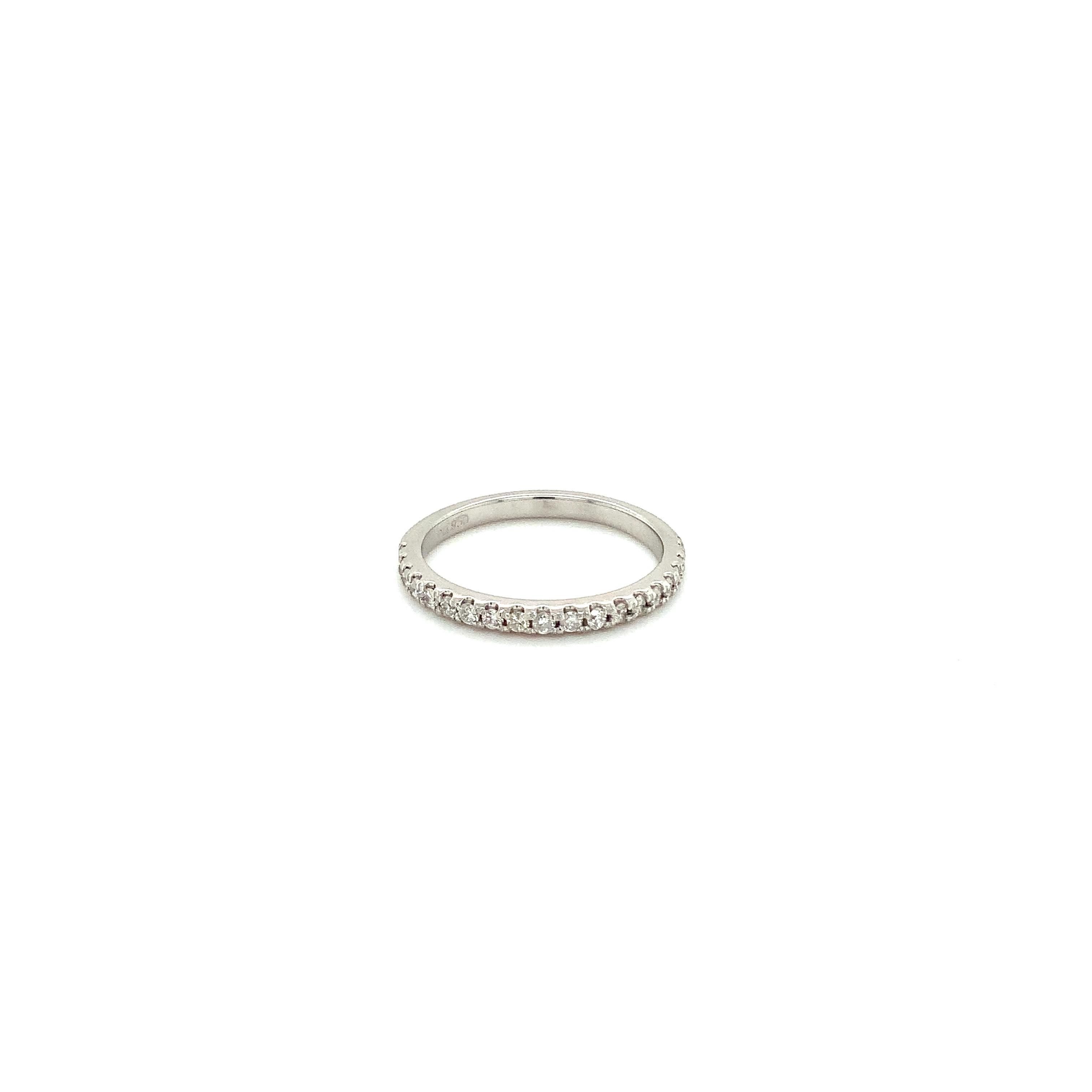 GIA Certified Diamond Engagement Ring 4.10 cts Set  in Platinum For Sale 1
