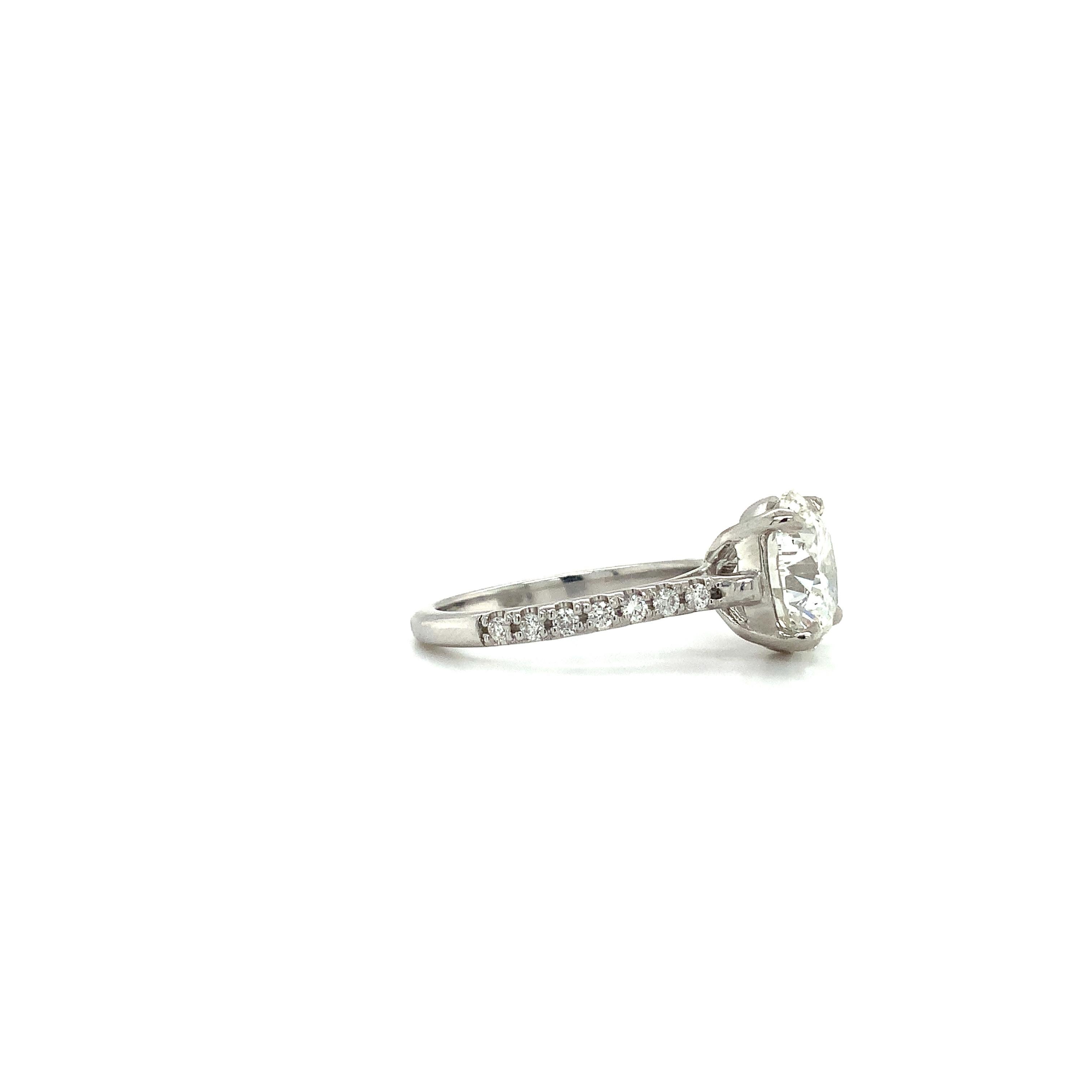 GIA Certified Diamond Engagement Ring 4.10 cts Set  in Platinum For Sale 2