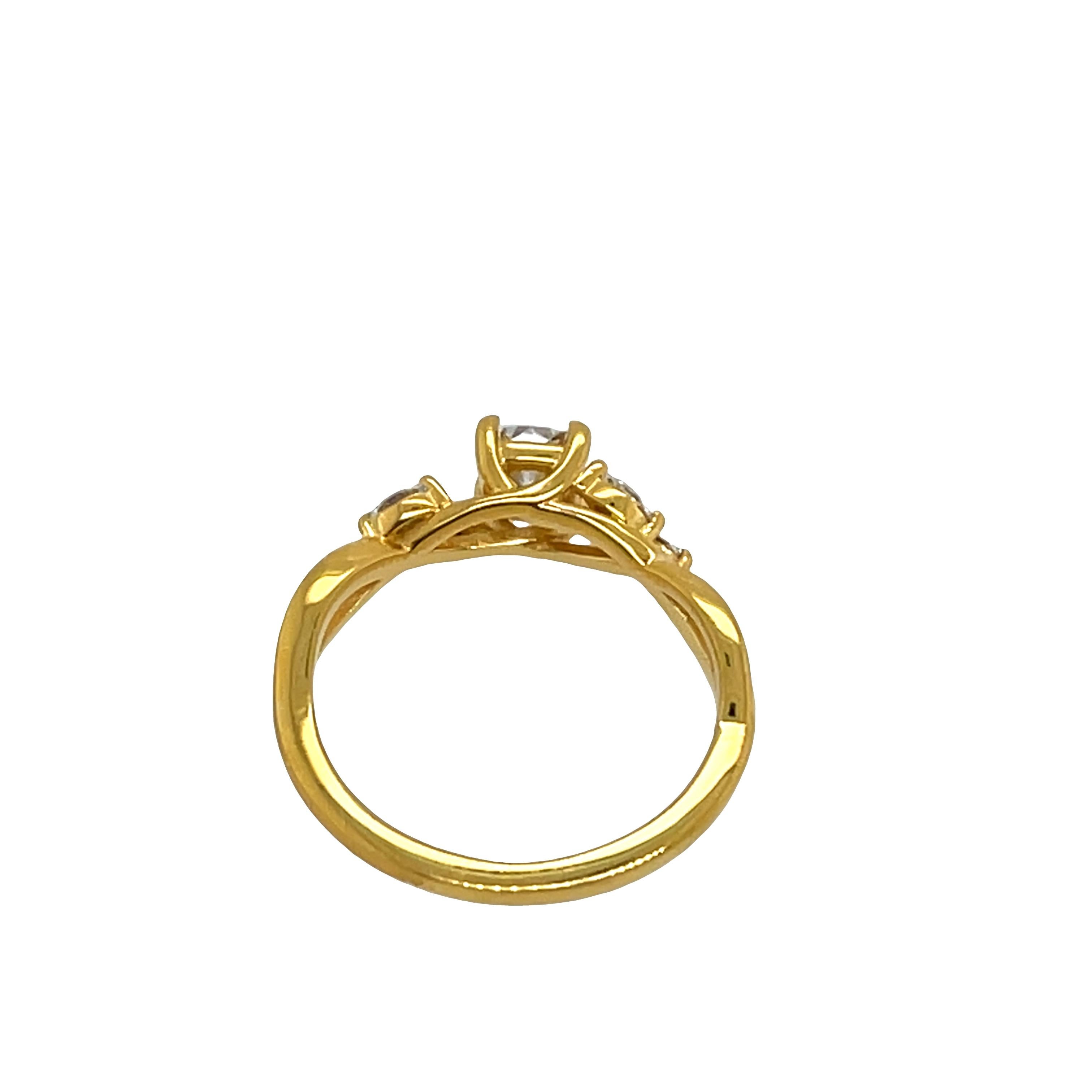 Anillo de diamantes con certificado GIA y diamantes de 0,72 ct en oro amarillo de 14 ct en Excelente estado para la venta en London, GB