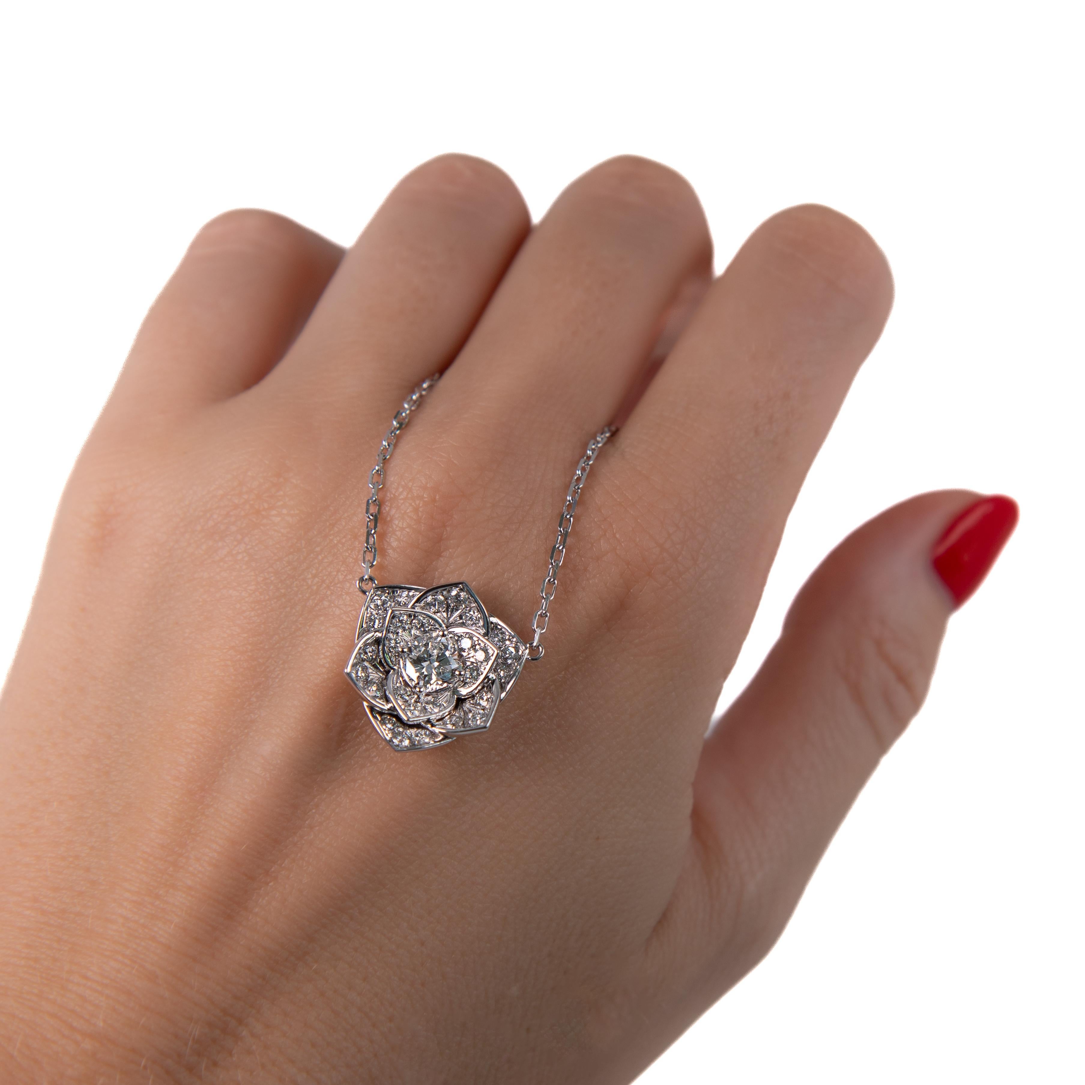 GIA-zertifizierte Diamant-Rosen-Halskette mit Kette aus 18 Karat Gold  Damen im Angebot