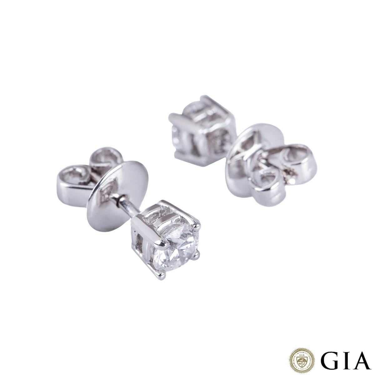 GIA Certified Diamond Stud Earrings 0.82 Carat Total Carat F/VS1 In Excellent Condition In London, GB