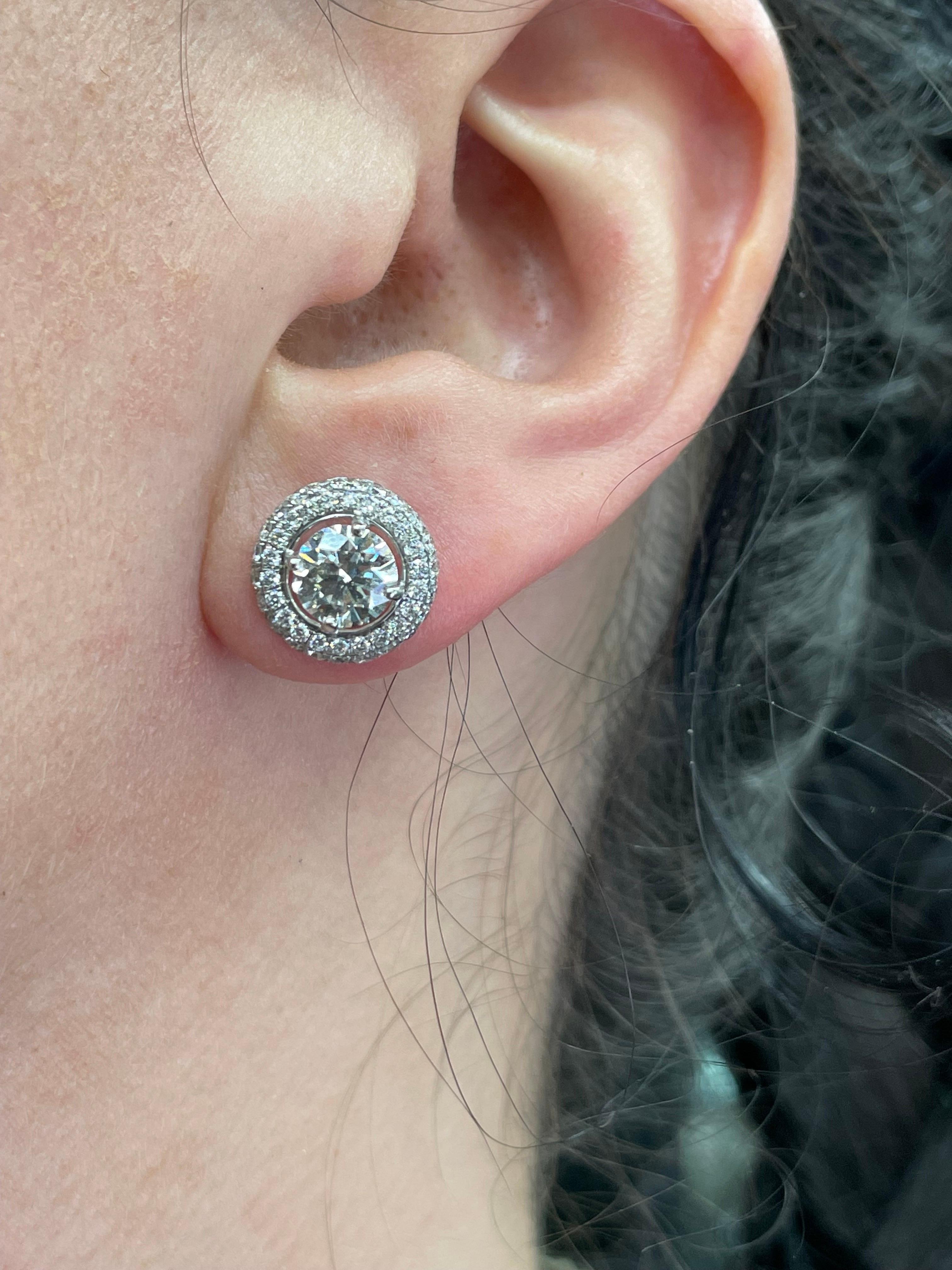 da uomo o donna Orecchini con diamante certificato GIA 2,01 carati J SI1 18 carati in oro bianco in vendita