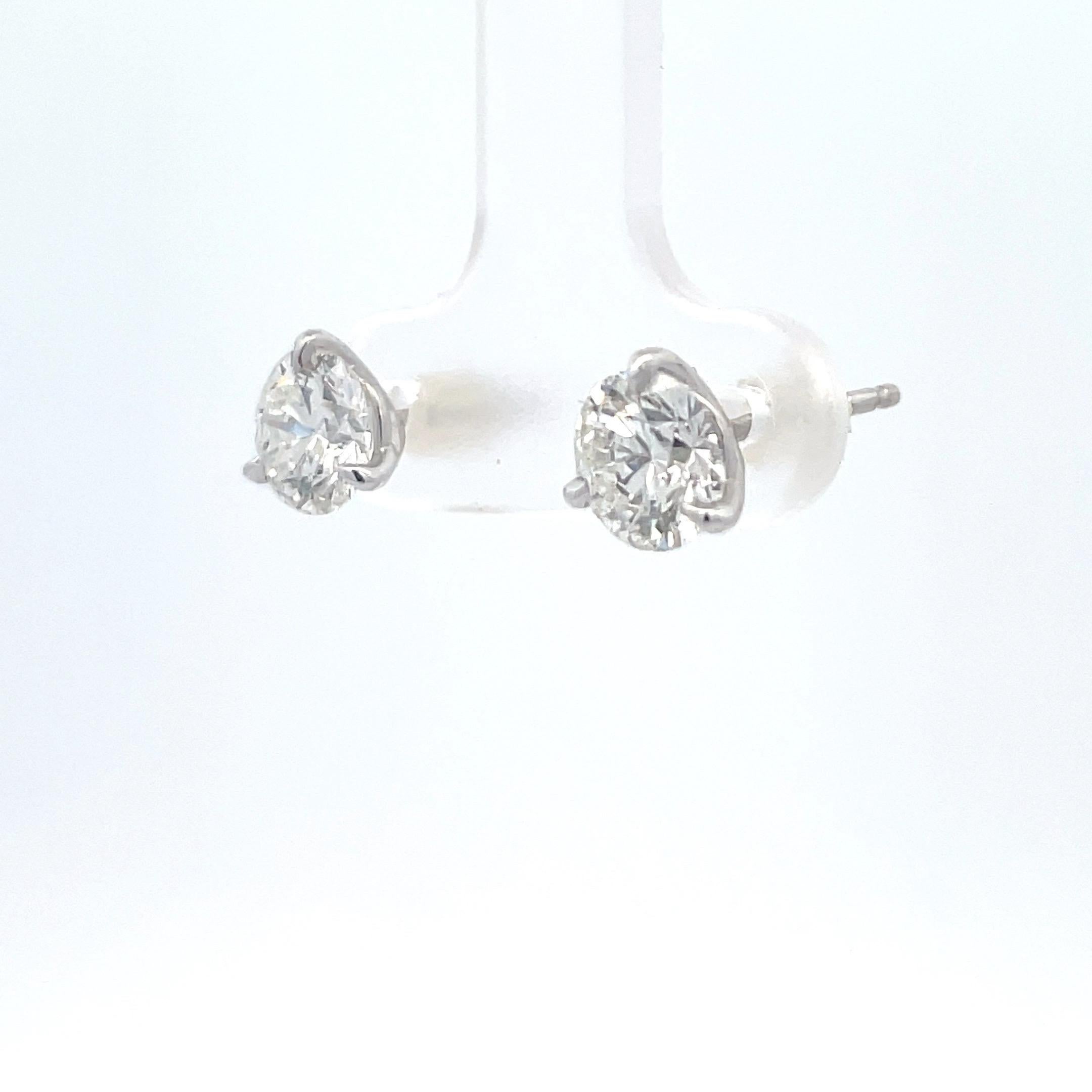 GIA CERTIFIED Diamond Stud Earrings 2.02 Carats G-H SI2 18 Karat White Gold  In New Condition For Sale In New York, NY
