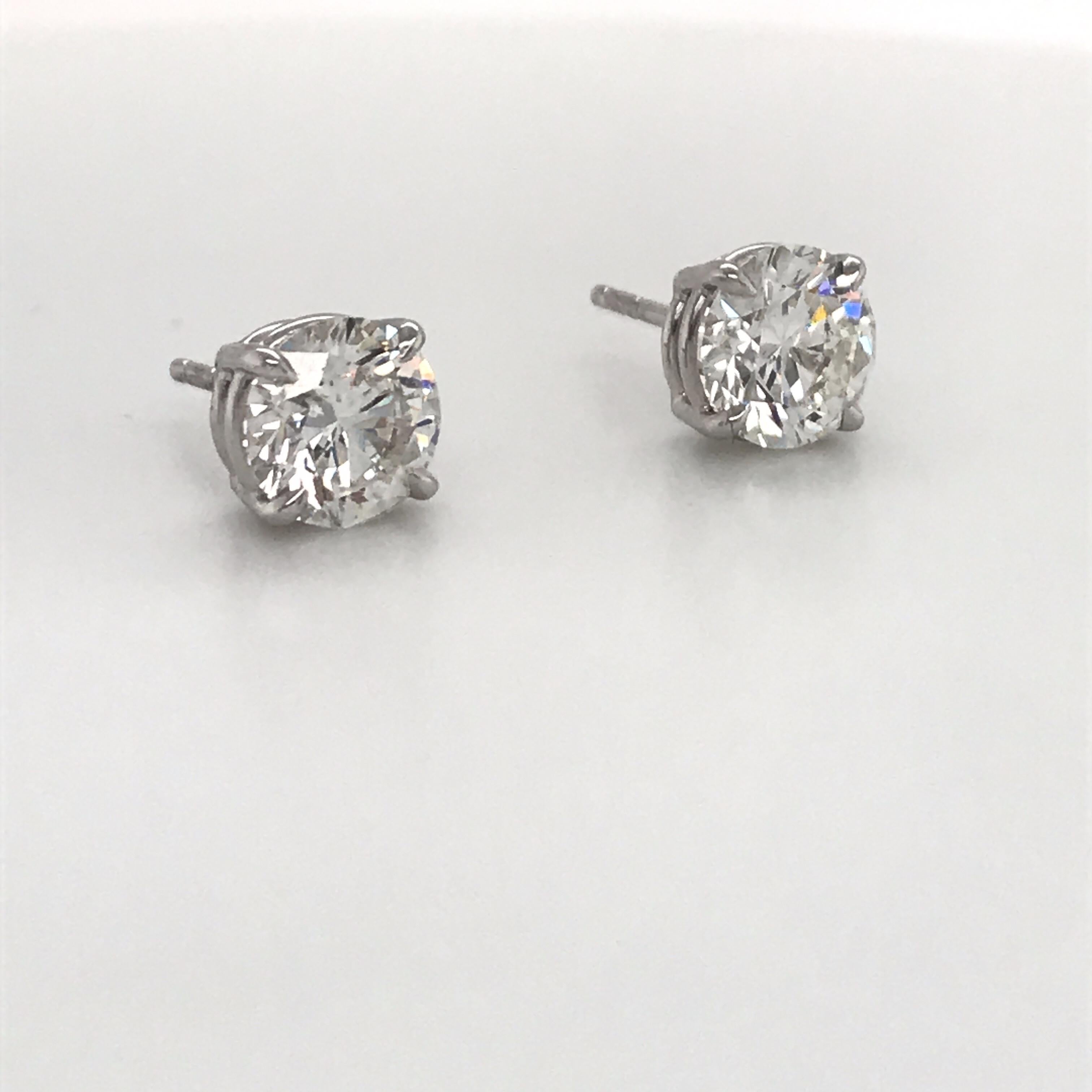 Women's or Men's GIA Certified Diamond Stud Earrings 2.66 Carat H SI2-I1 14 Karat White