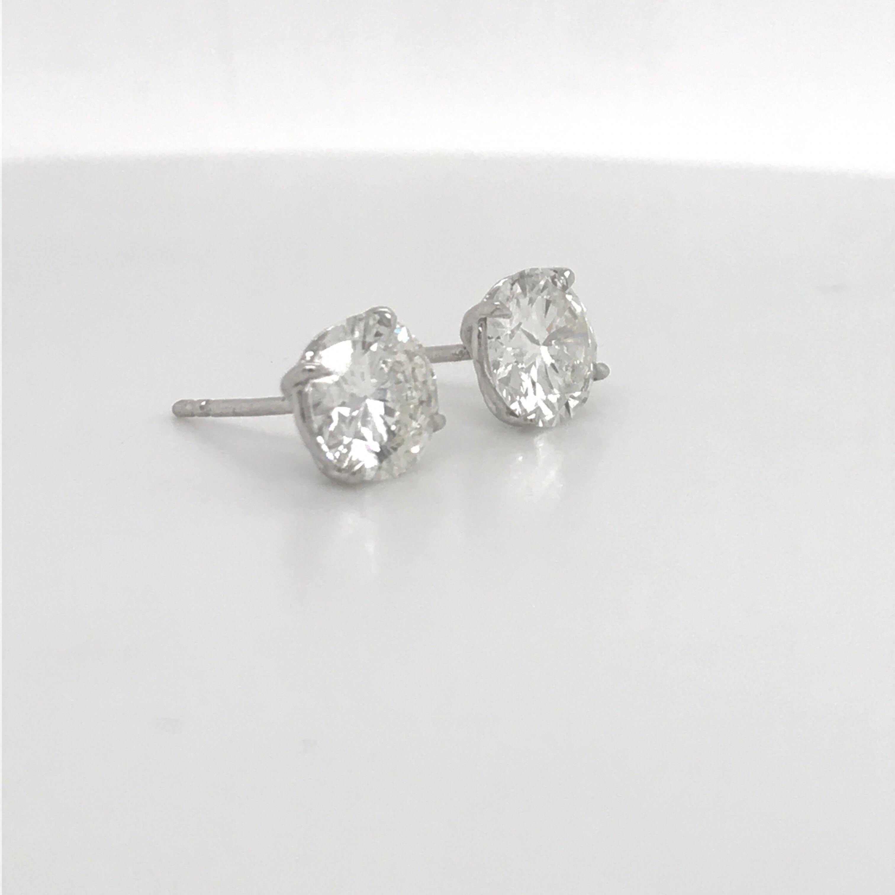 Round Cut GIA Certified Diamond Stud Earrings 2.82 Carat H SI2-I1 18 Karat White Gold