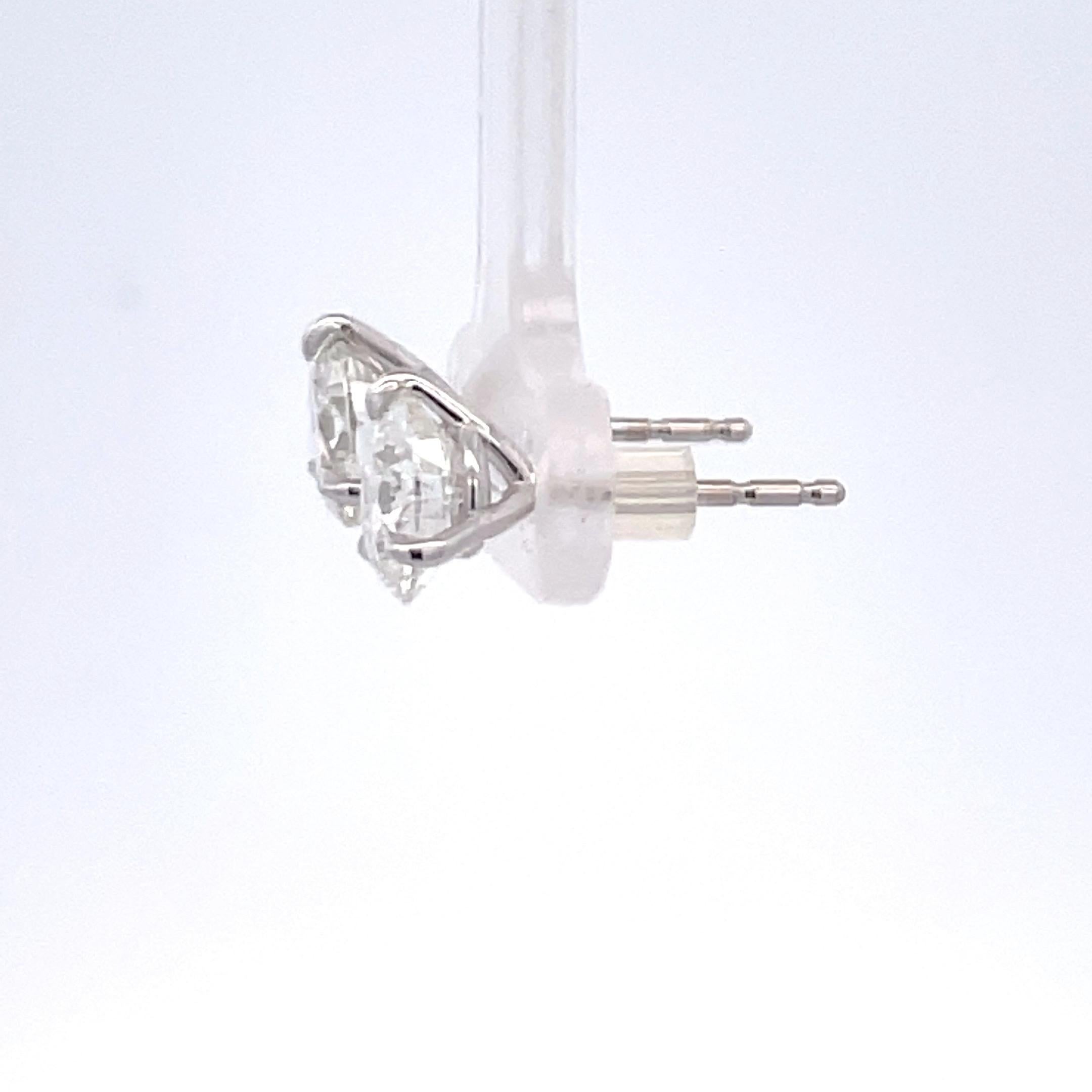 GIA-zertifizierte Diamant-Ohrstecker 3,04 Karat H-I I1 18 Karat Weißgold  (Zeitgenössisch) im Angebot