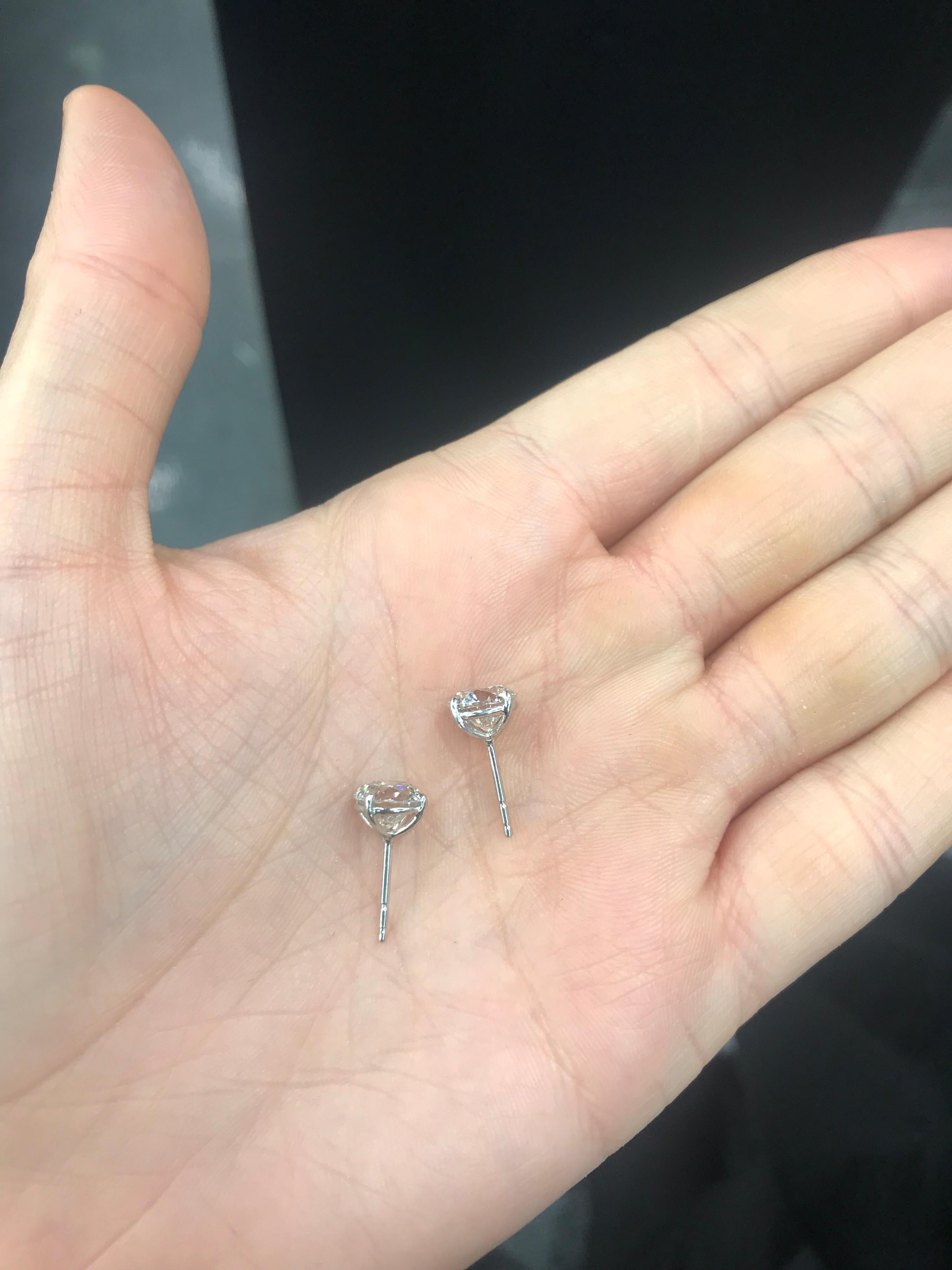 GIA Certified Diamond Stud Earrings 3.08 Carat I-J SI2-I1 In New Condition In New York, NY