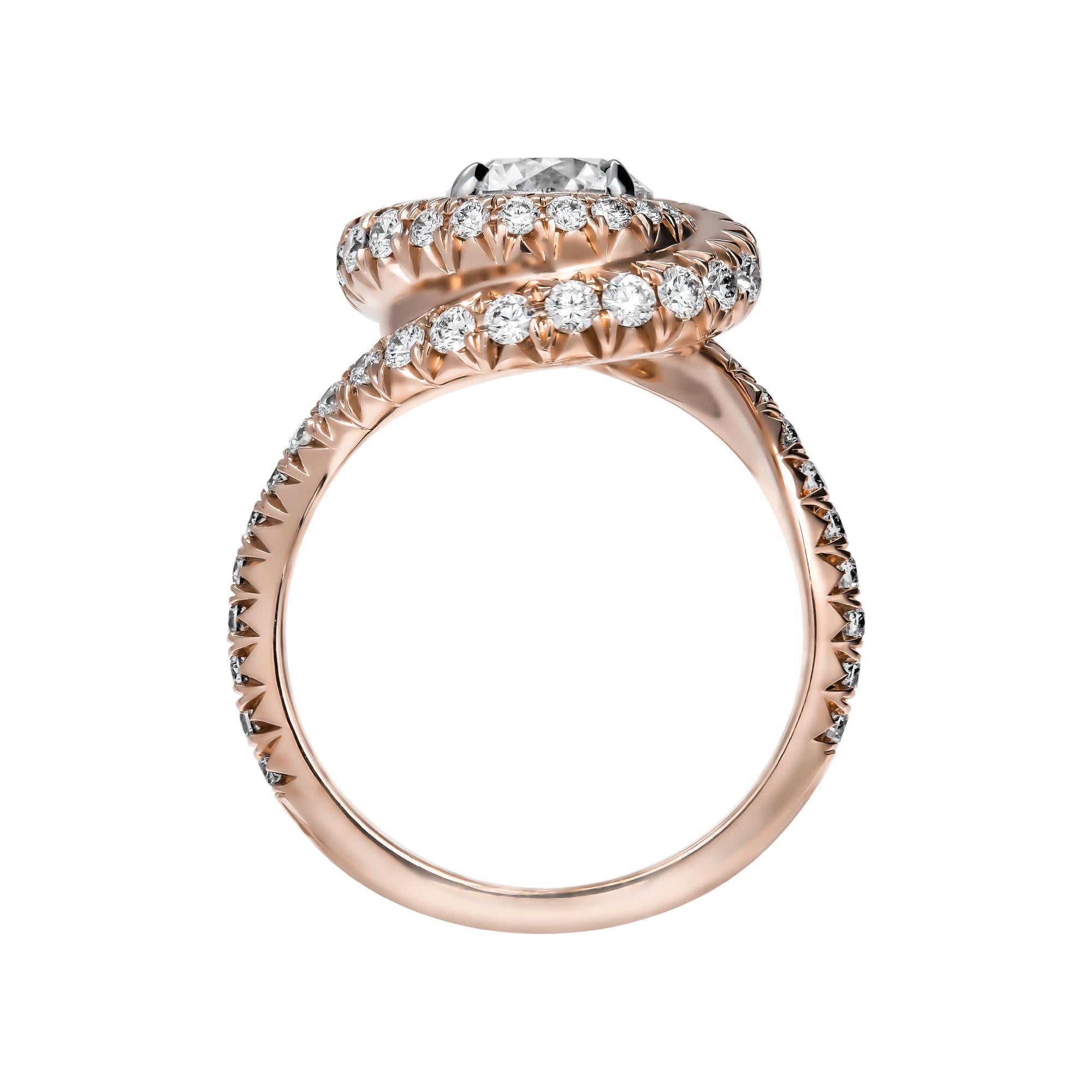 Taglio rotondo Anello cocktail con turbine di diamanti certificato GIA con diamante rotondo da 1,30 carati in vendita