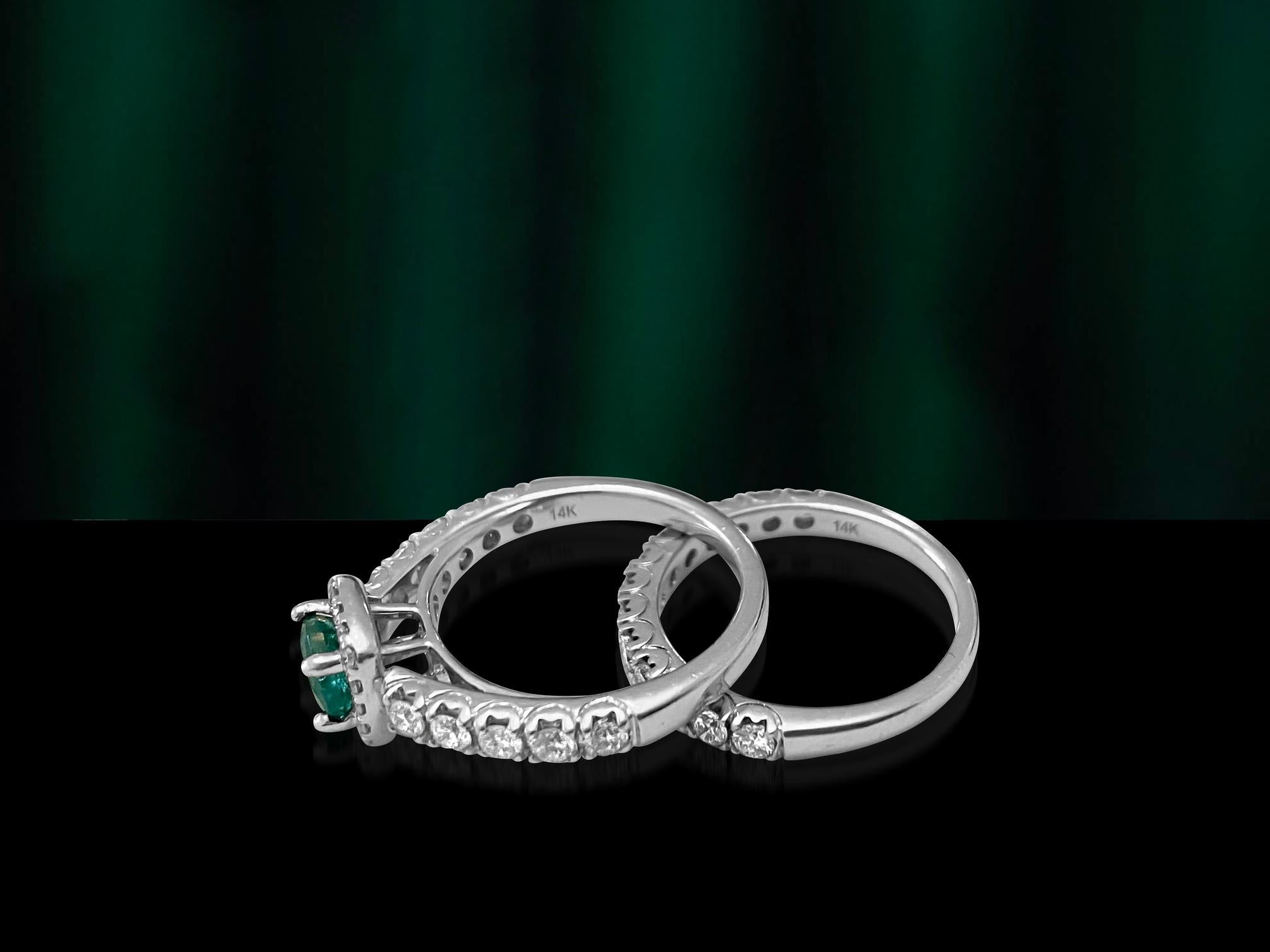 Round Cut GIA Certified 1.80 Carat Double Band Emerald Diamond Ring Set For Sale