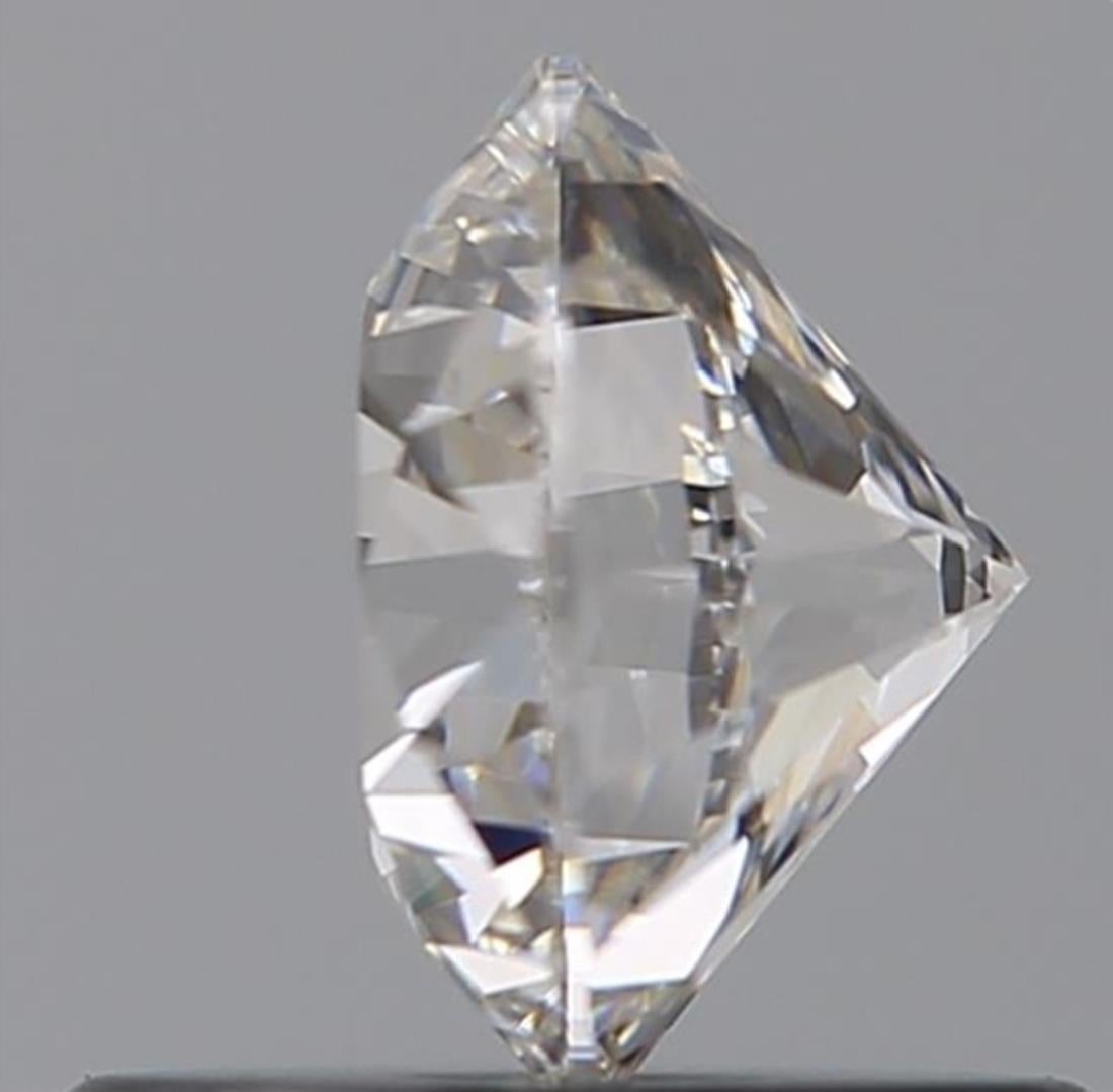 GIA Certified E Colour VS1 Clarity Diamond In New Condition For Sale In บางรัก, TH