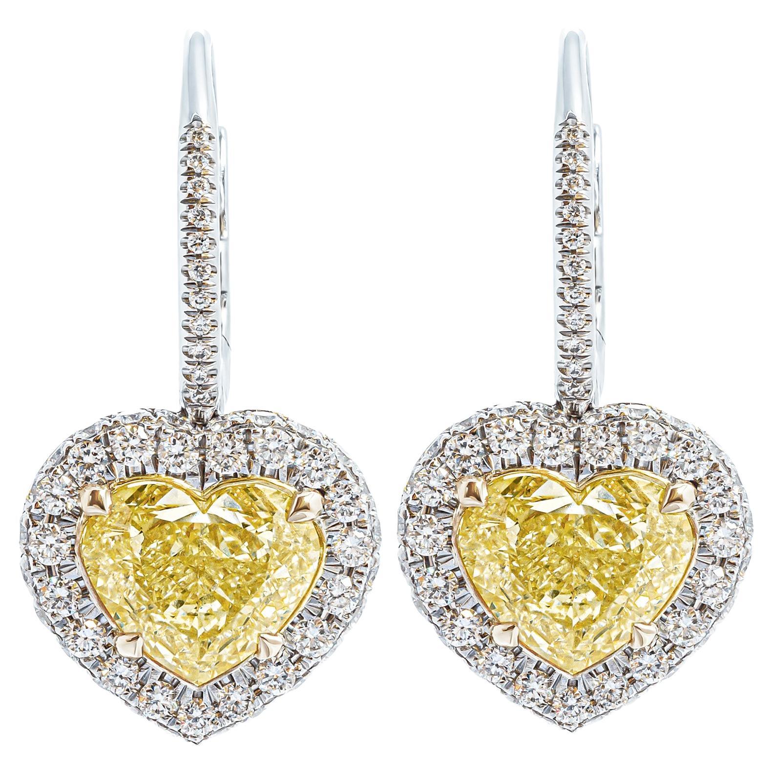 Boucles d'oreilles certifiées GIA avec des diamants jaunes fantaisie en forme de cœur en vente
