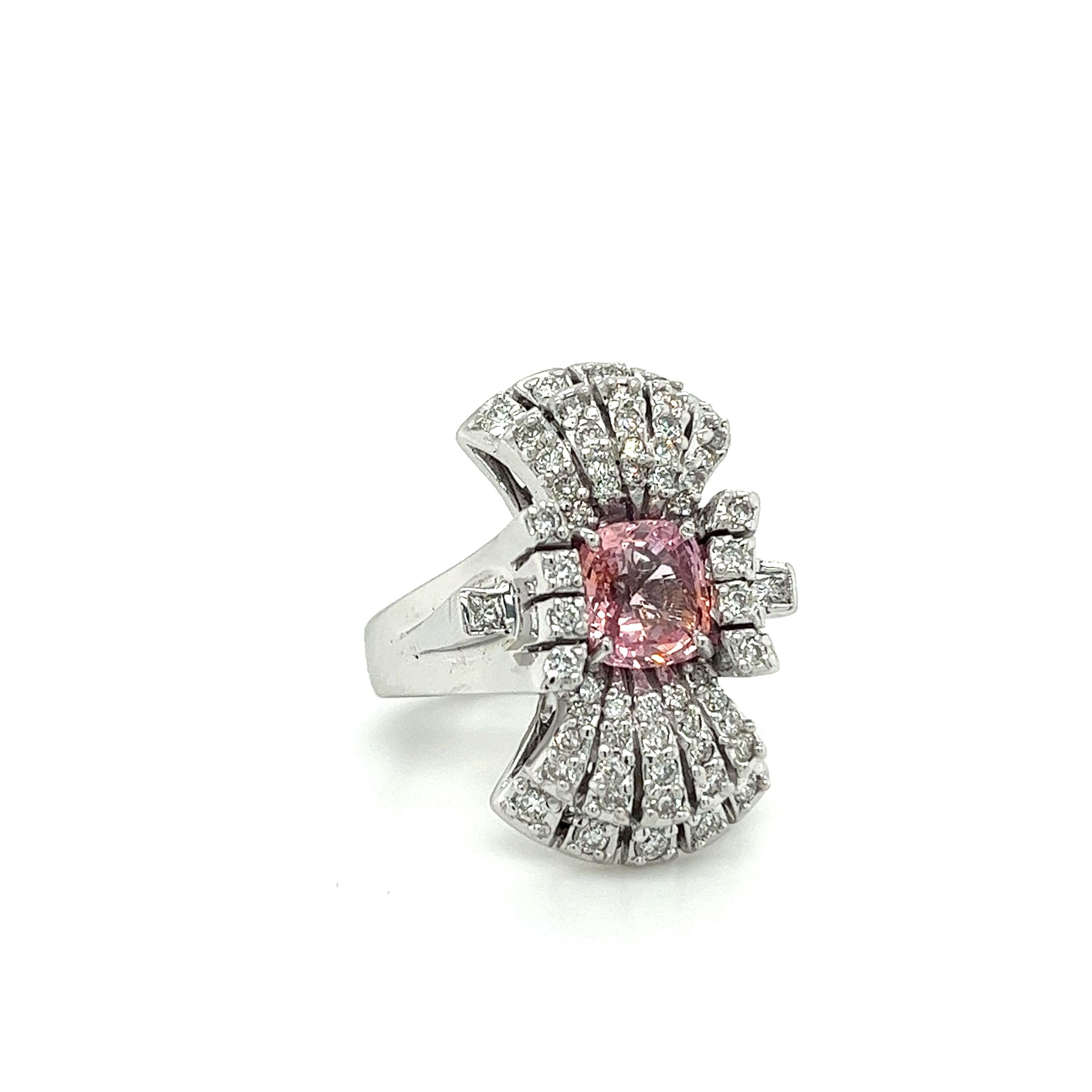 Bague verticale d'inspiration édouardienne en saphir rose et diamants certifiés GIA Excellent état - En vente à Miami, FL