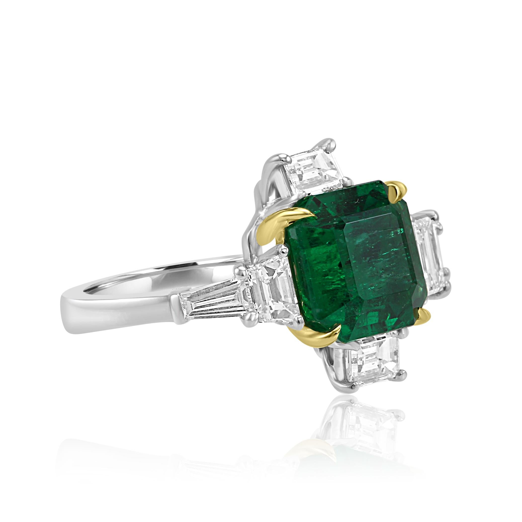 Women's or Men's GIA Certified Emerald 3.50 Carat Diamond Asymmetrical Fashion Cocktail Gold Ring