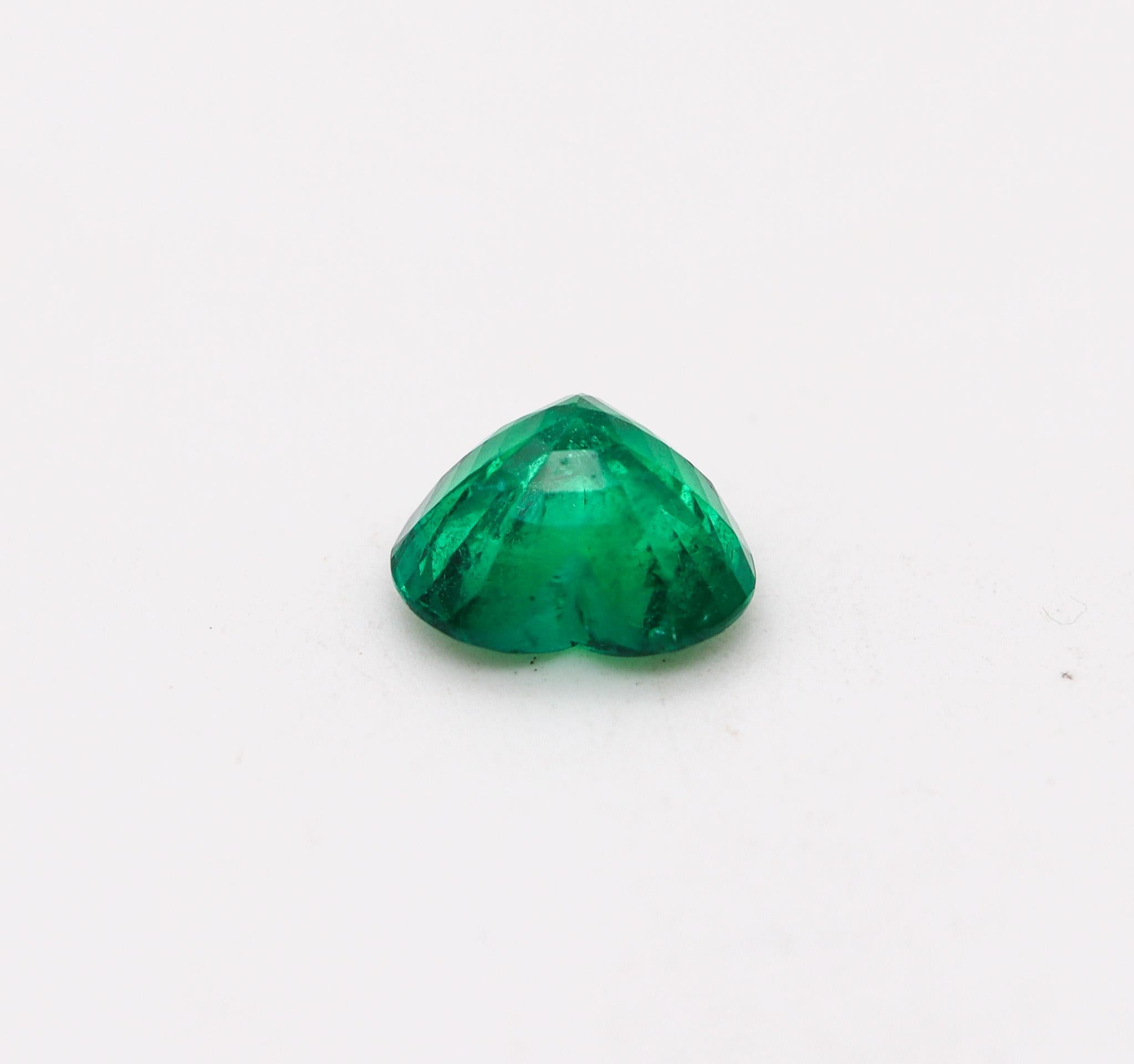 Heart Cut Gia Certified Emerald 5.07 Carats Heart Shaped Cut Great Vivid Green For Sale