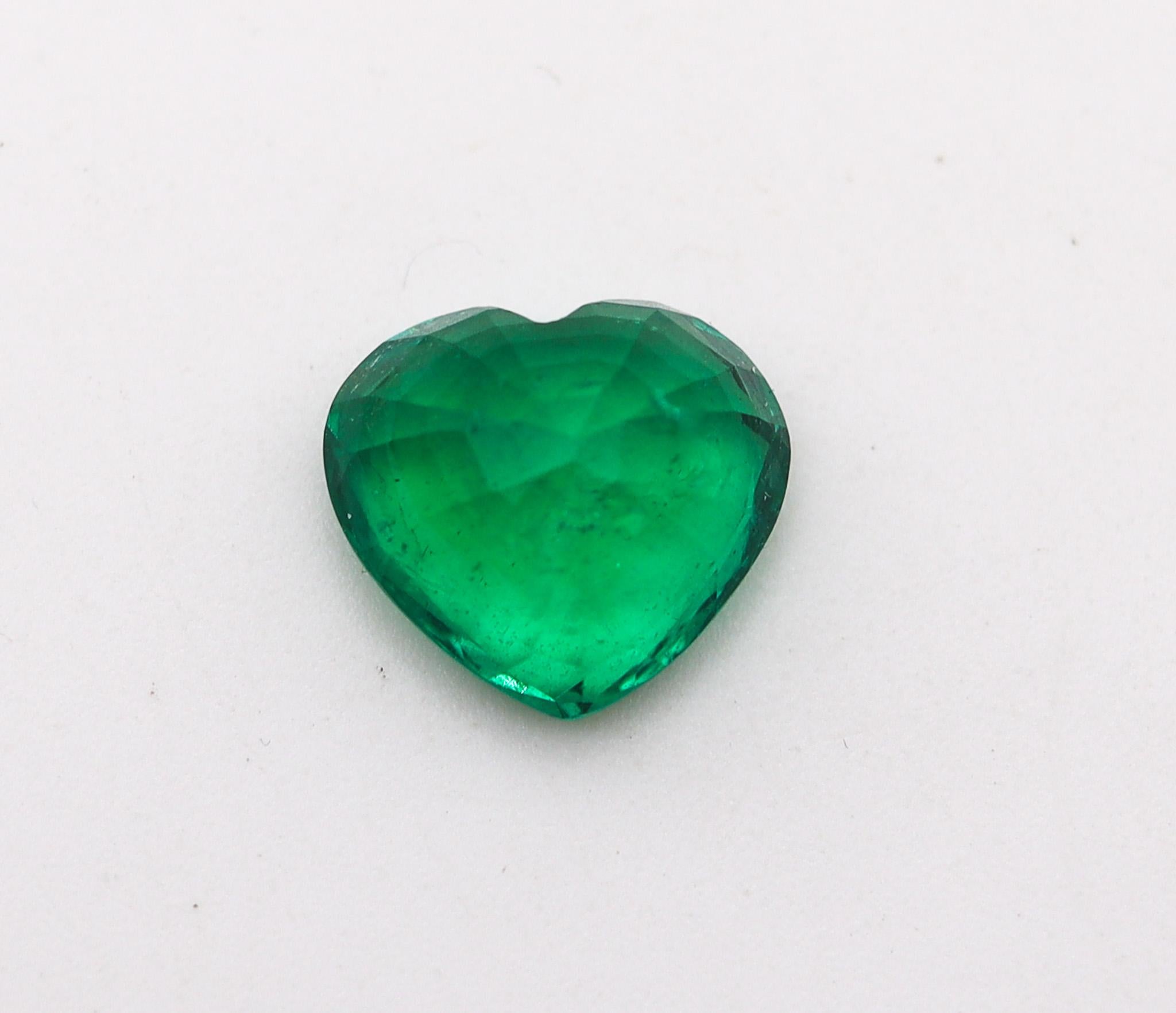 Gia Certified Emerald 5.07 Carats Heart Shaped Cut Great Vivid Green In New Condition For Sale In Miami, FL