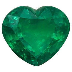 GIA Certified Emerald 5.07 Carats Heart Shaped Cut Great Vivid Green (Émeraude certifiée GIA 5,07 carats en forme de coeur et d'un vert vif)