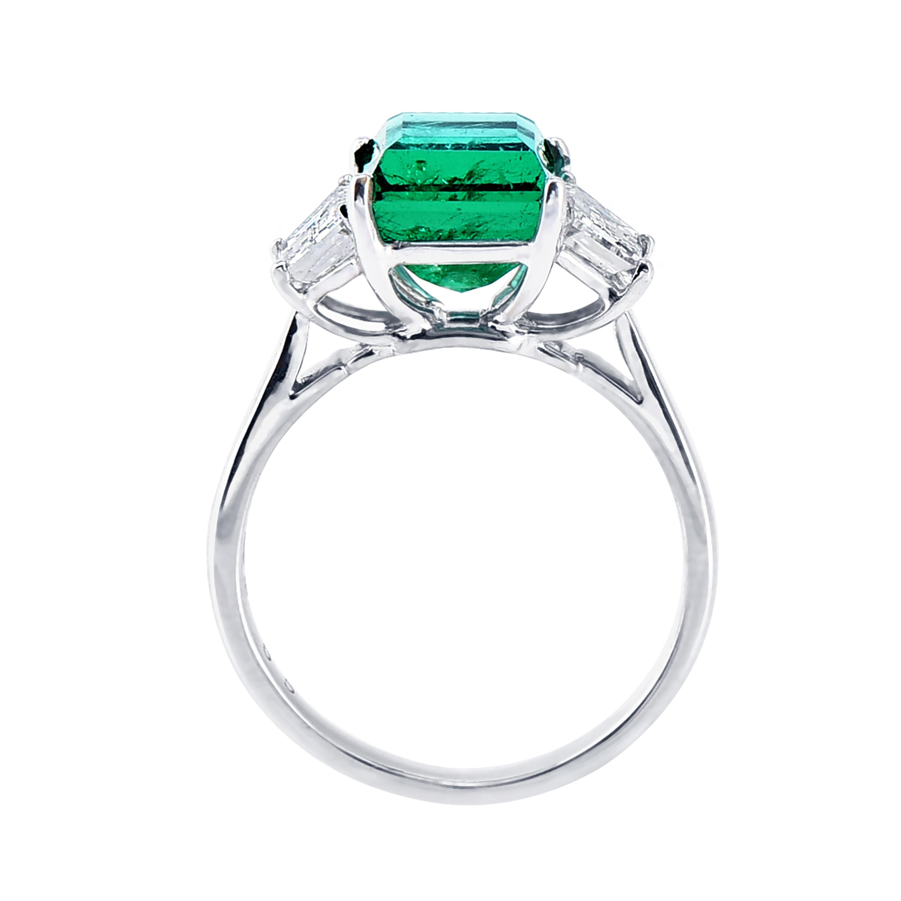 Modern Laviere GIA Certified Emerald and Diamond Ring For Sale
