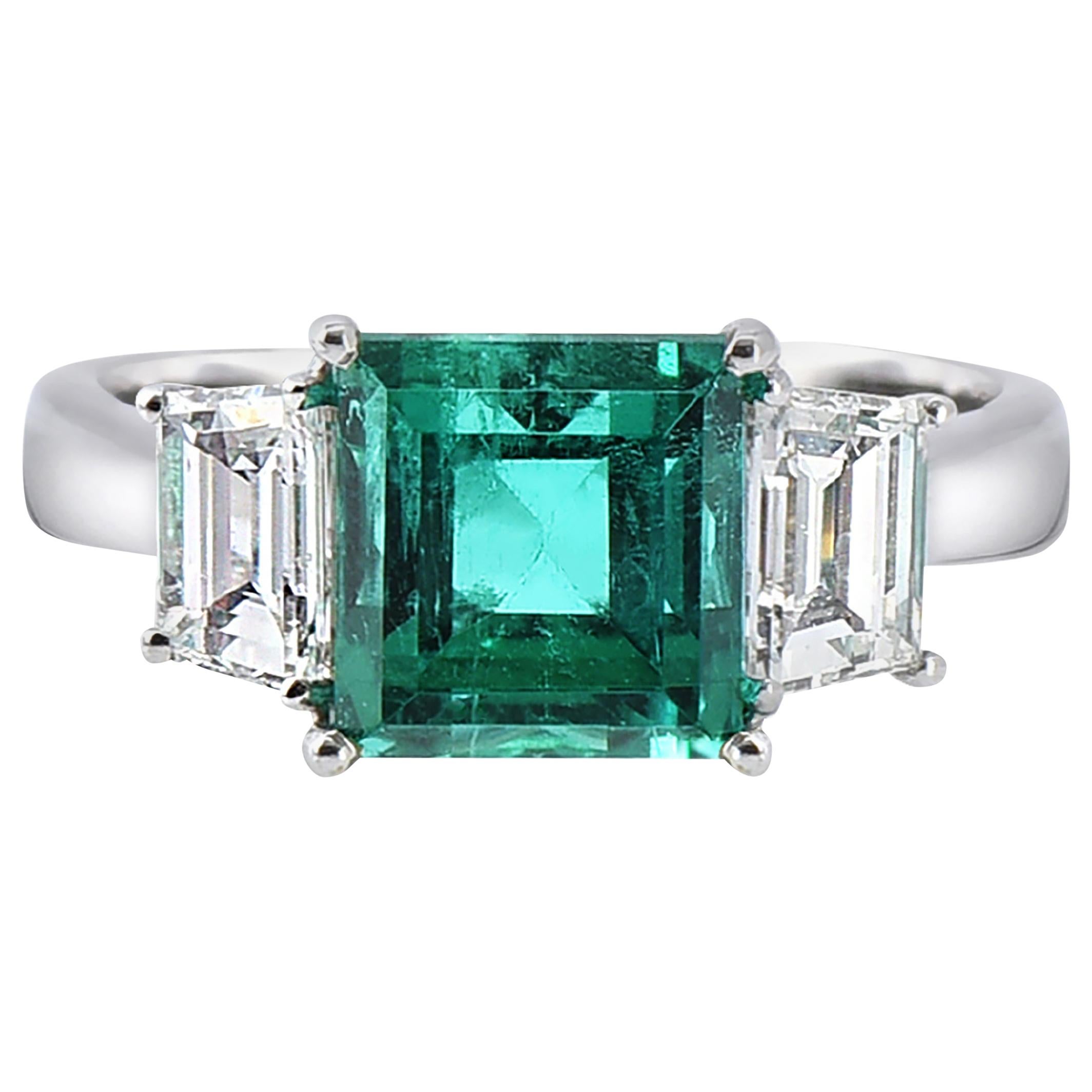 Laviere GIA Certified Emerald and Diamond Ring For Sale
