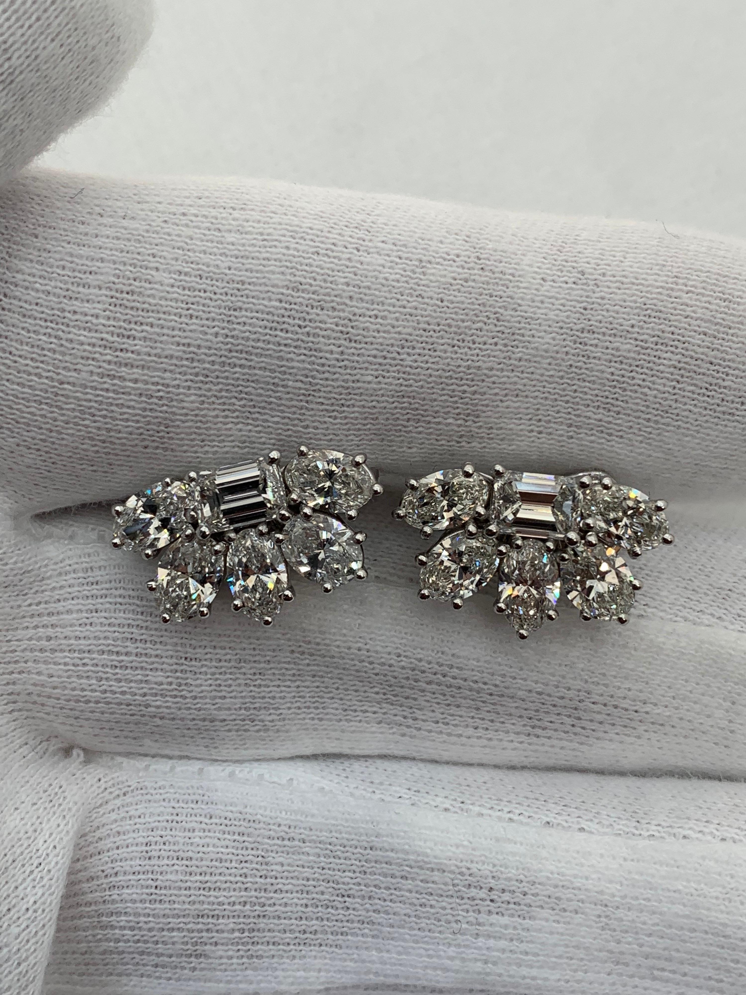 GIA Certified 5.93 Carat Emerald and Oval Diamond Cluster Earring In New Condition For Sale In New York, NY