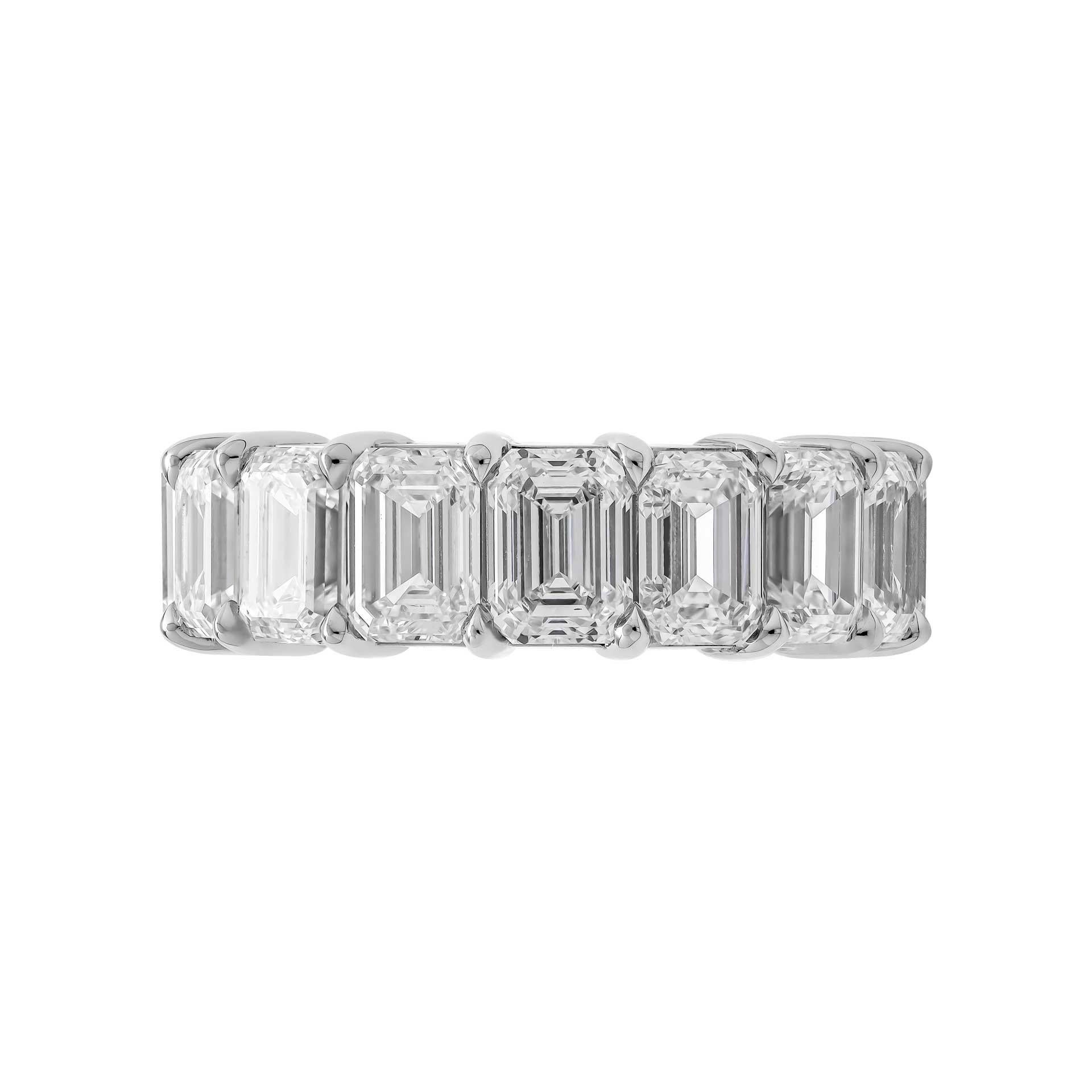 GIA-zertifizierter Jahrestag-Ring aus Platin mit 14,4 Karat und 0,90 Karat im Smaragdschliff im Zustand „Neu“ im Angebot in New York, NY