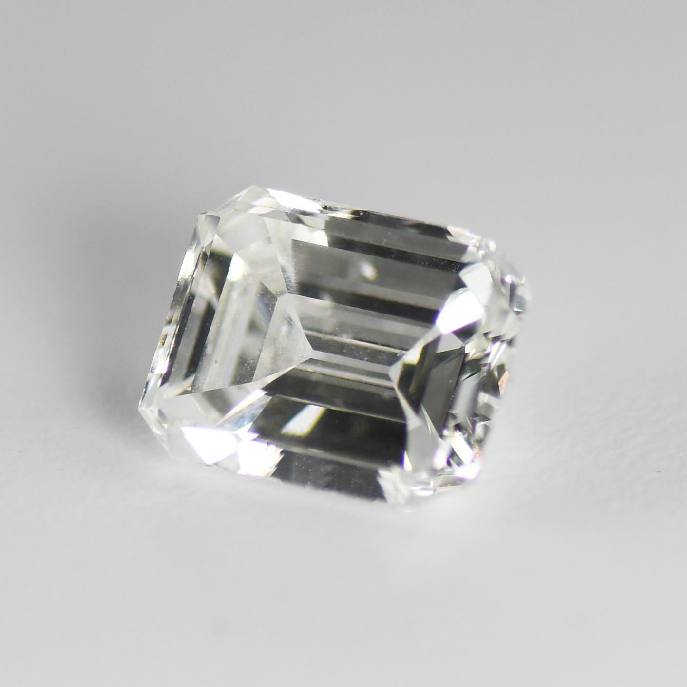 GIA-zertifizierter Diamant im Smaragdschliff 3,21 Karat im Zustand „Hervorragend“ im Angebot in Laguna Beach, CA