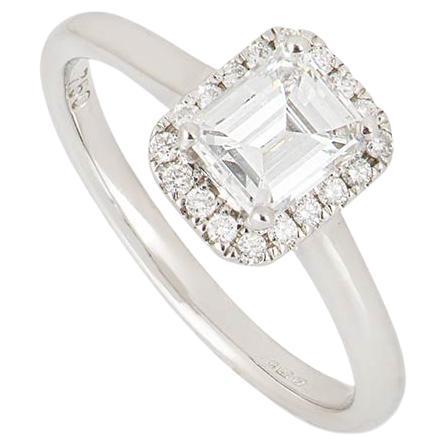 Bague de fiançailles avec diamant taille émeraude certifié GIA de 0,74 carat D/VS2 en vente