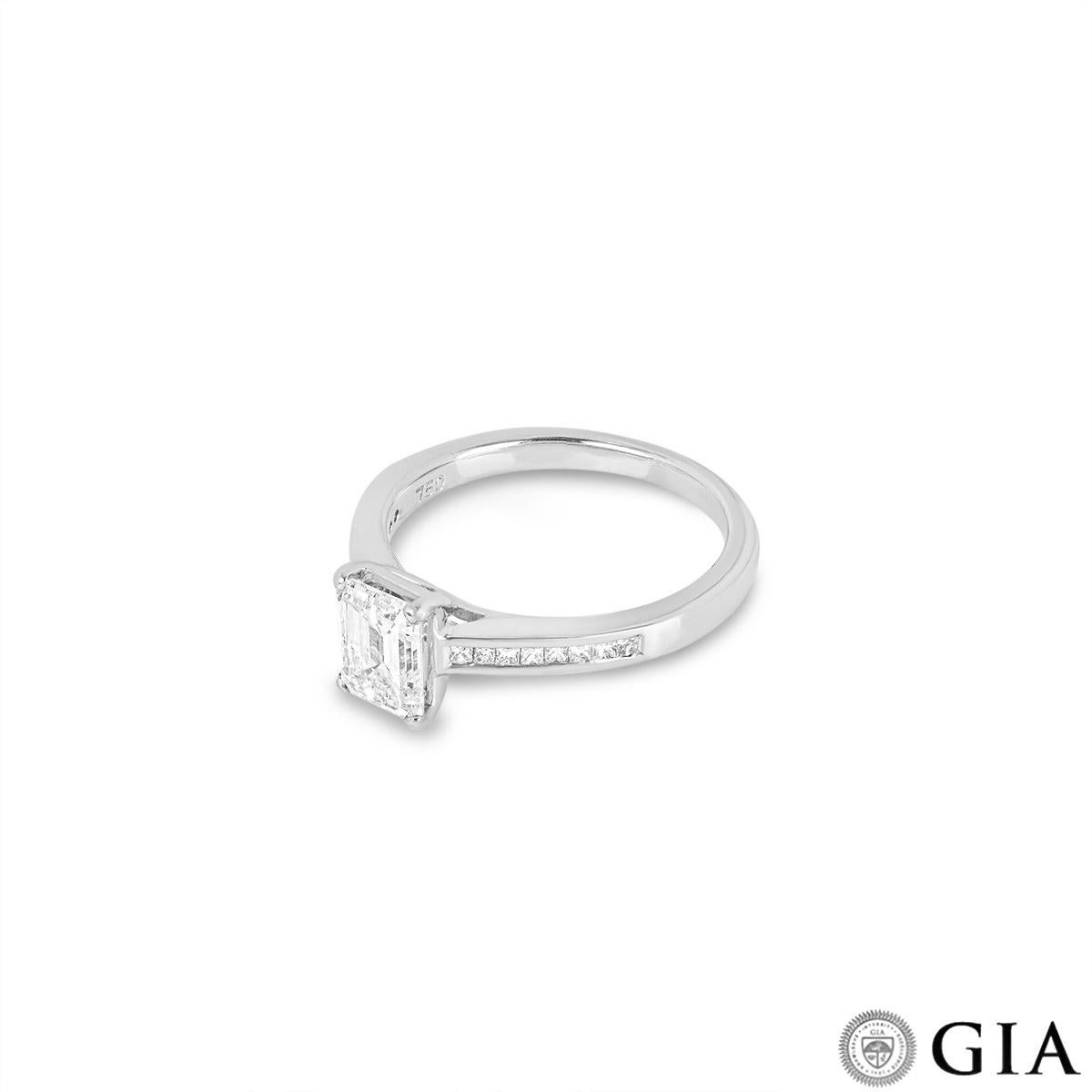 GIA-zertifizierter Weißgold-Diamantring mit Smaragdschliff 1,12 Karat F/VVS2 Damen im Angebot