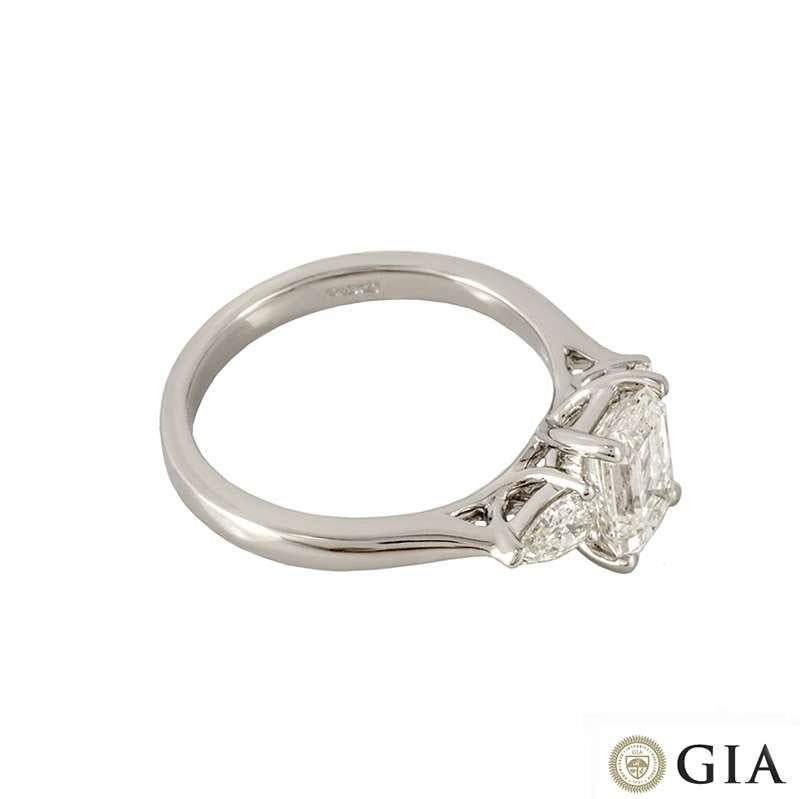 GIA Certified Emerald Cut Diamond Engagement Ring 1.17 Carat In New Condition In London, GB