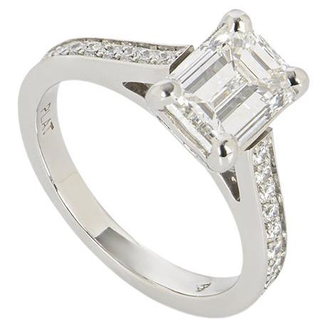 Bague de fiançailles solitaire en platine 1,51 carat avec diamant taille émeraude certifié GIA en vente