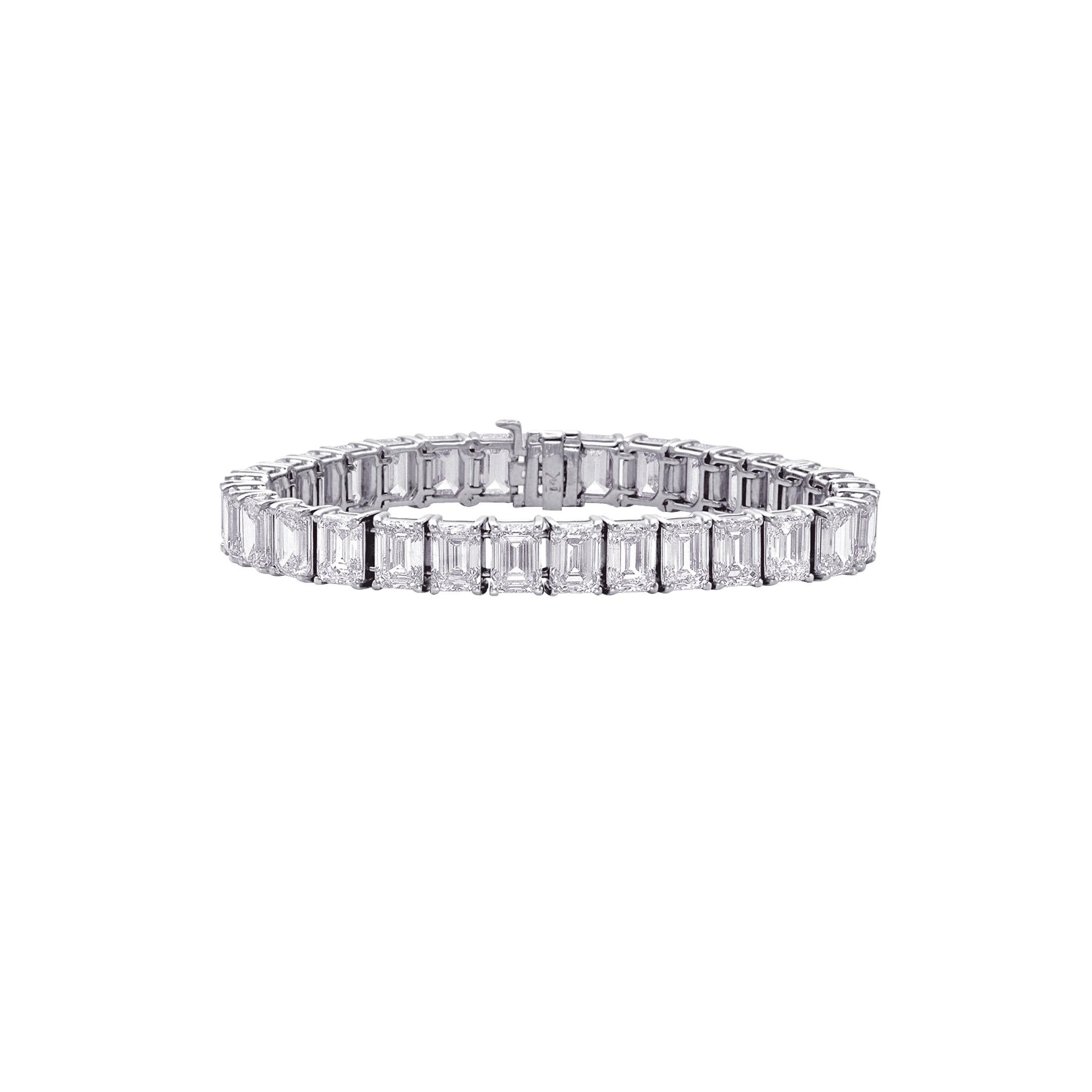 Femenino o masculino Certificado por el GIA, pulsera de tenis con diamantes talla esmeralda en platino, 33,36 quilates en venta
